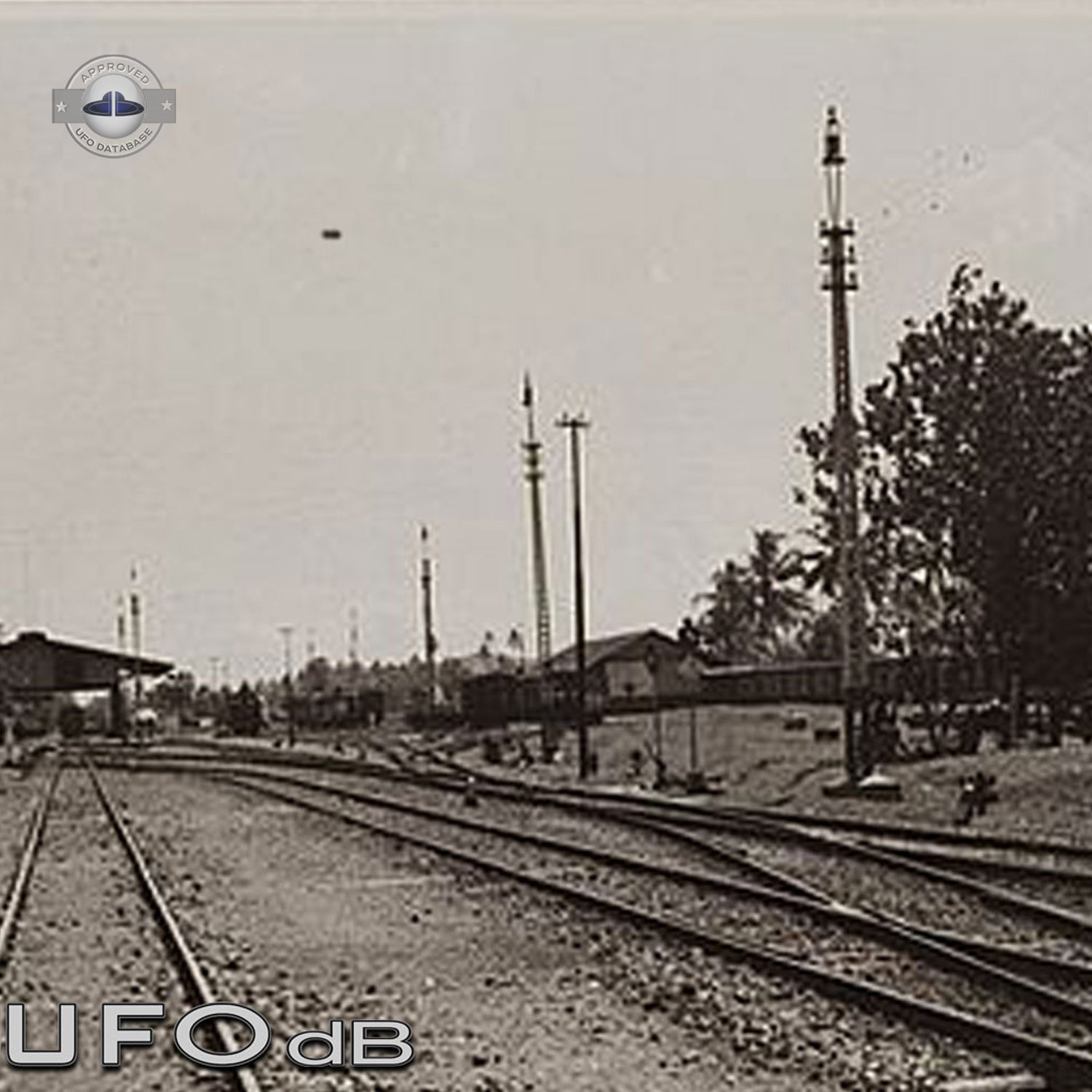 1935 | During the construction of the Dutch colonial state railway UFO Picture #121-2