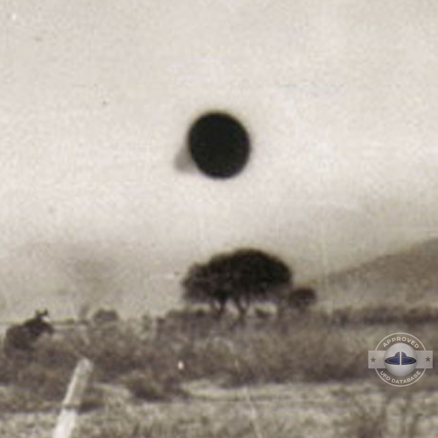 UFO picture - One of the best recorded UFO sighting in Argentina UFO Picture #129-5