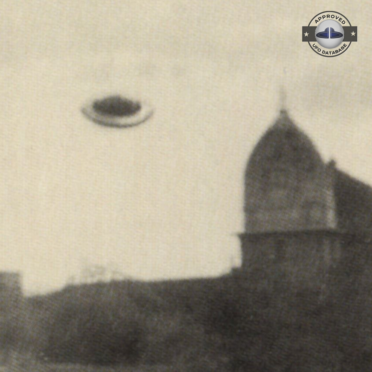 Billy Meier UFO Picture near Ashoka Ashram, Mehrauli India July 1964 UFO Picture #144-7