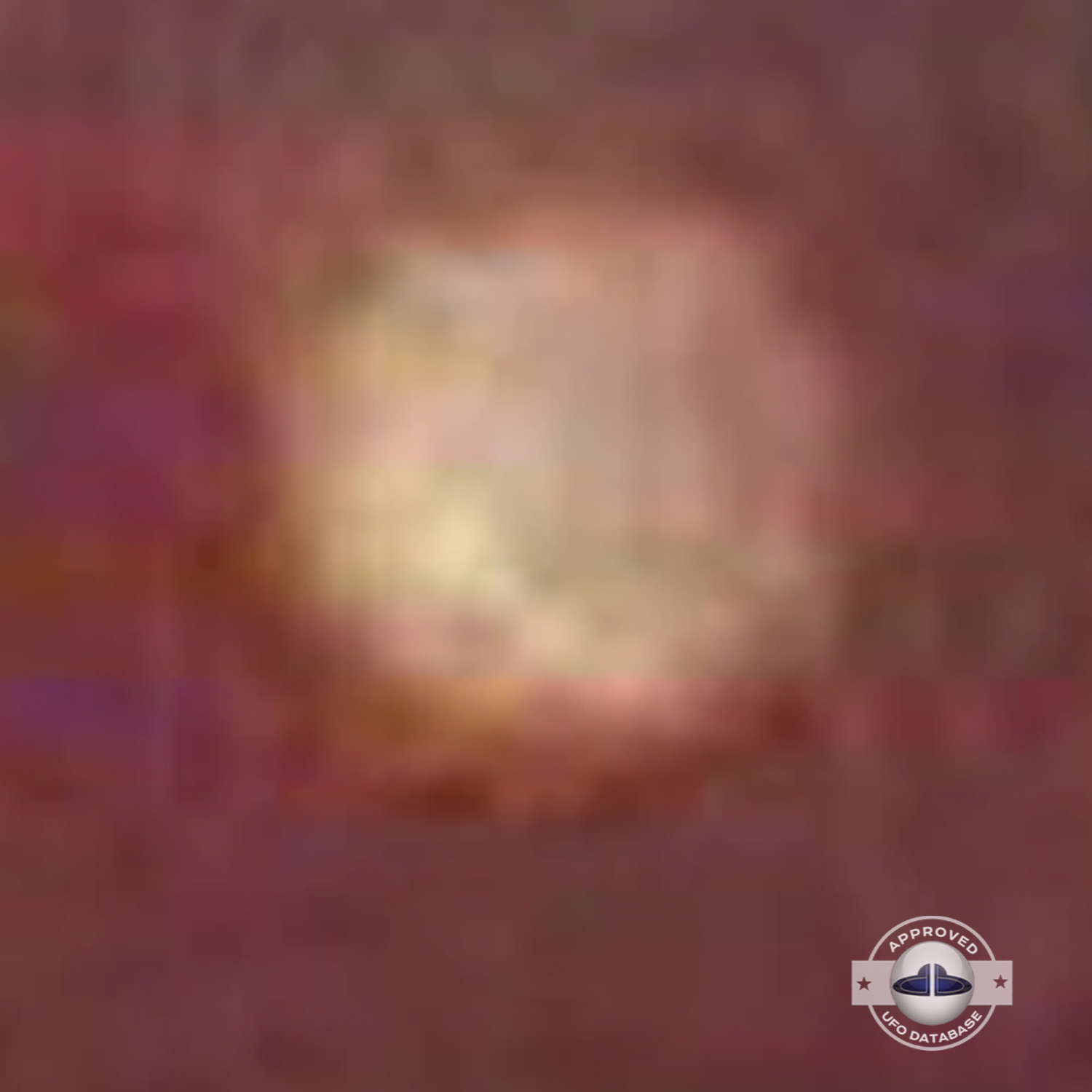 UFO picture shot on dusk at Waroona in the Peel region of Australia UFO Picture #145-6
