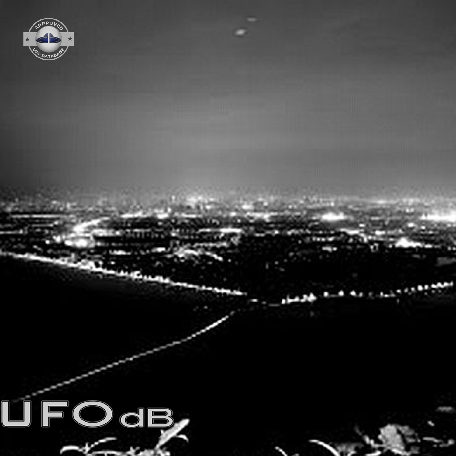 China UFO Sighting | Kunming, Yunnan UFO picture | October 14 2010 UFO Picture #151-2