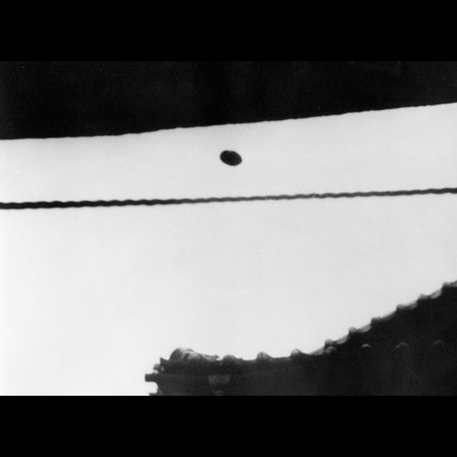 Saucer with Dome UFO shape moving in a zigzag going down Nagoya Japan UFO Picture #153-2