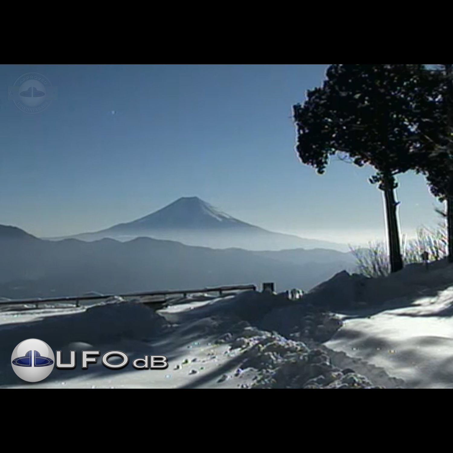 UFO near Mount Fuji, Japan | UFO picture captured on Live Web Cam UFO Picture #164-1