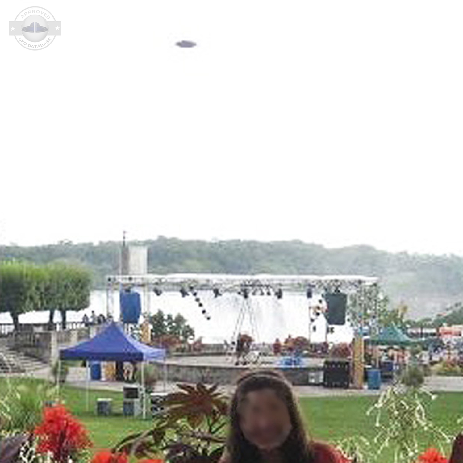 UFO Sighting over Niagara Falls in Ontario | Canada UFO picture 2010 UFO Picture #166-3