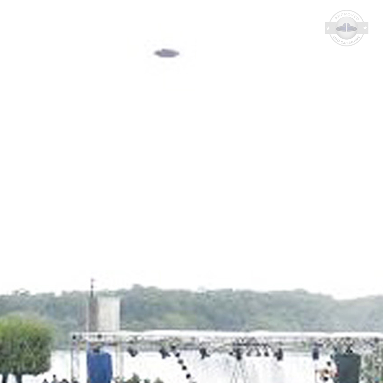 UFO Sighting over Niagara Falls in Ontario | Canada UFO picture 2010 UFO Picture #166-4