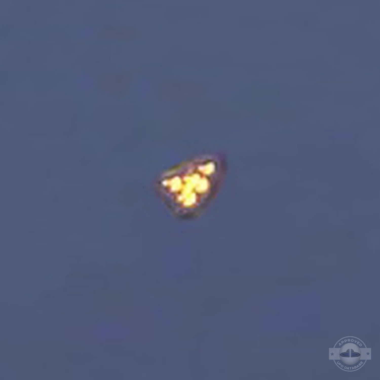 UFO seen by hundreds in Vladivostok | Russia UFO picture | 2010 UFO Picture #167-6