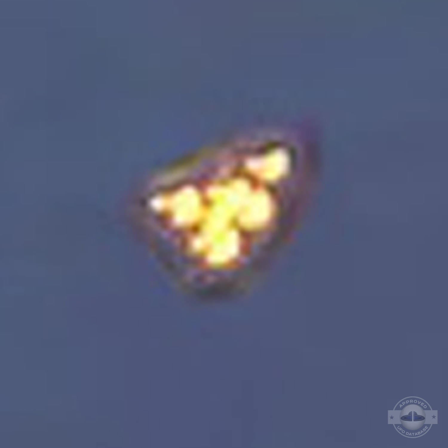 UFO seen by hundreds in Vladivostok | Russia UFO picture | 2010 UFO Picture #167-7