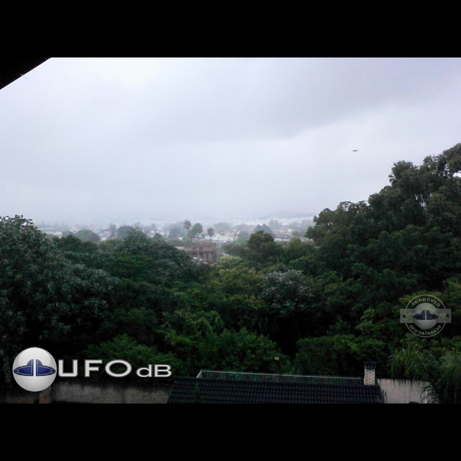 Brazil UFO Sighting | UFO picture captured from bedroom window | 2011 UFO Picture #169-1