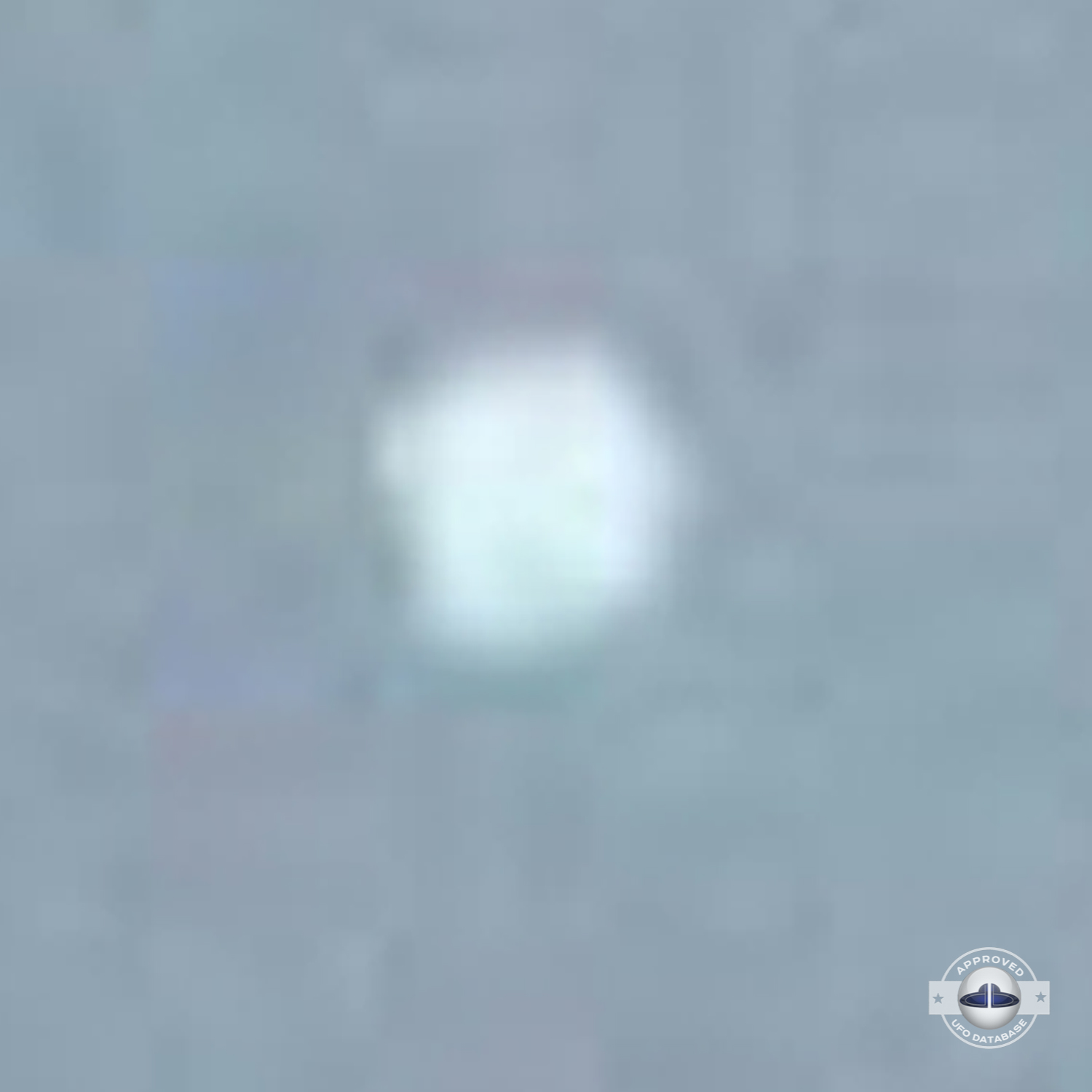 UFO passing over unknown body of water somewhere in Turkey | May 2003 UFO Picture #173-6