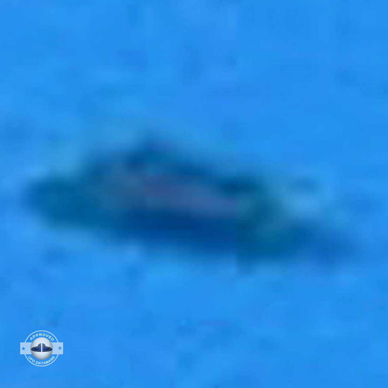 Picture of UFO near airplane over Vnukovo Airport | Moscow, Russia UFO Picture #179-6