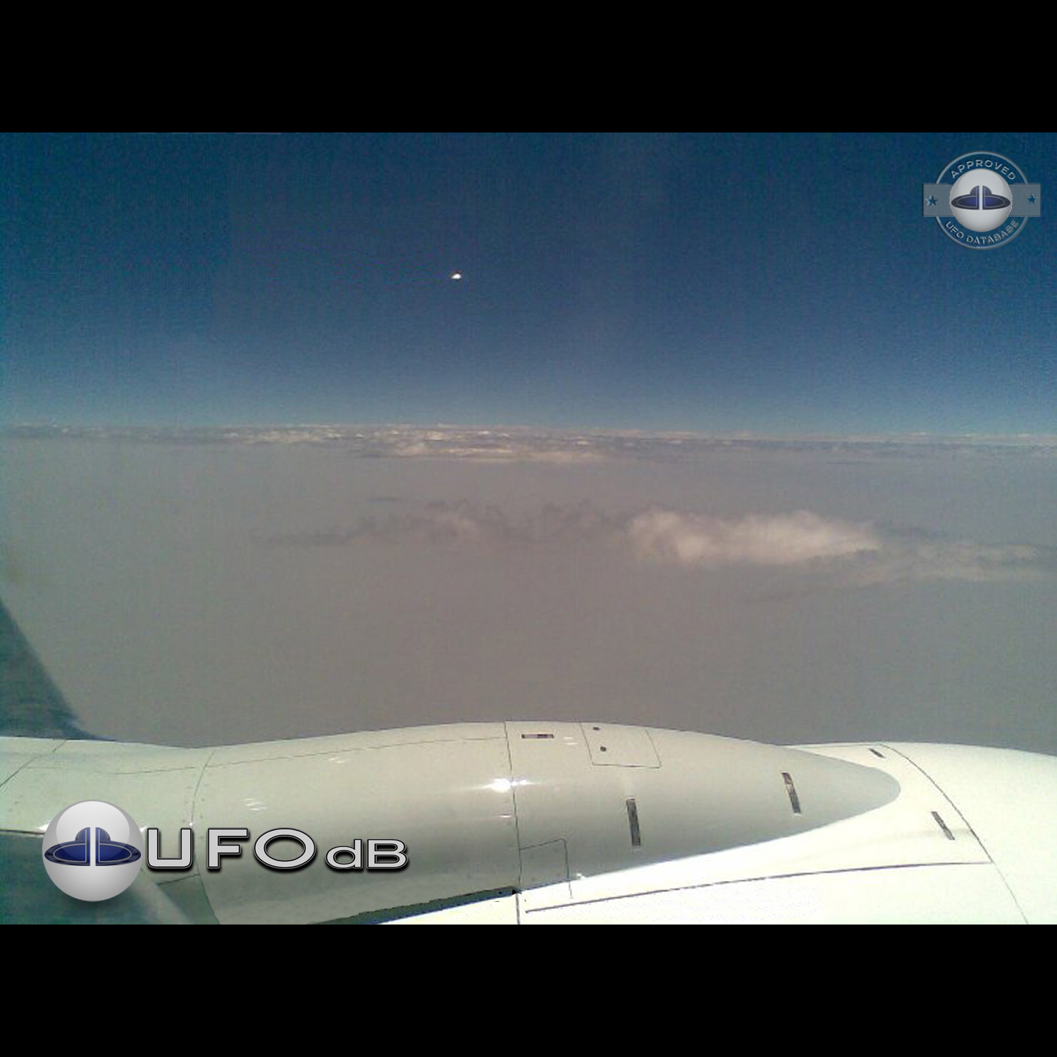 UFO seen over India between New Delhi to Guwahati | UFO picture 2008 UFO Picture #195-1
