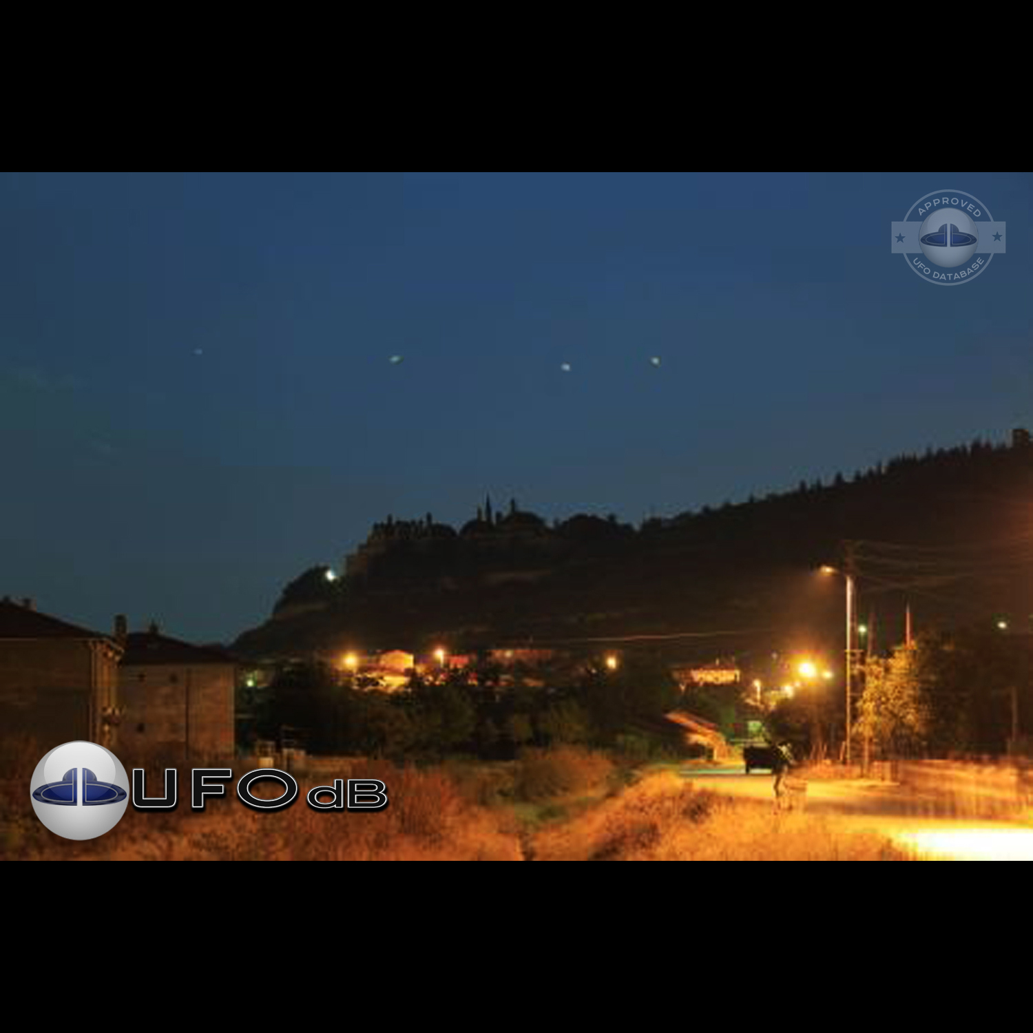 Journalist takes UFO pictures near Eskisehir Turkey | July 27 2010 UFO Picture #198-1