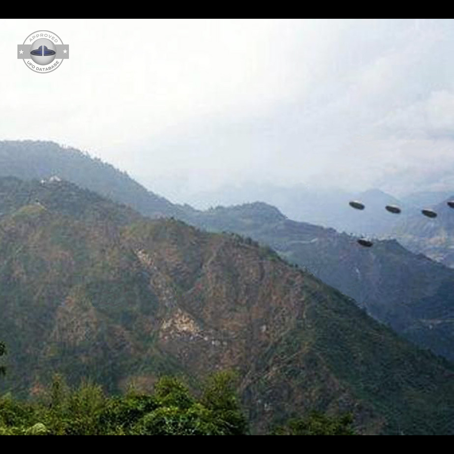 Fleet of 5 UFOs flying in precise formation Hills of Sombaria Gangtok UFO Picture #202-2