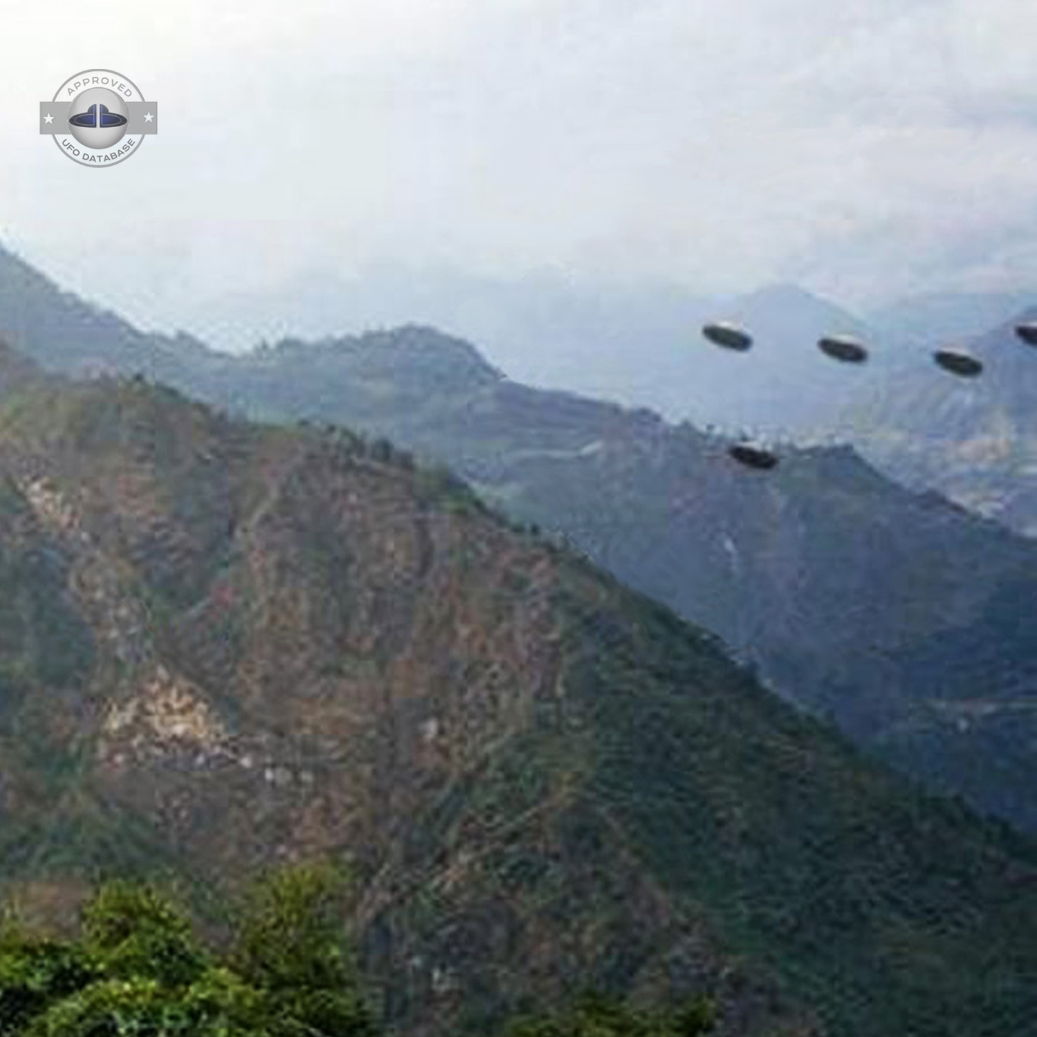 Fleet of 5 UFOs flying in precise formation Hills of Sombaria Gangtok UFO Picture #202-3