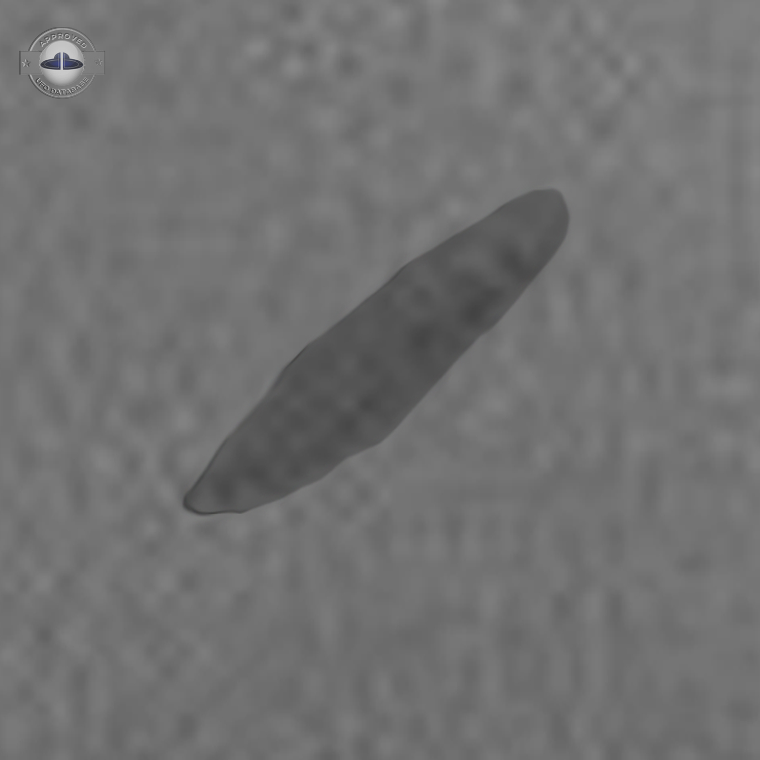 Live Cam capture of UFO USO near water surface | Geisenfeld, Germany UFO Picture #203-4