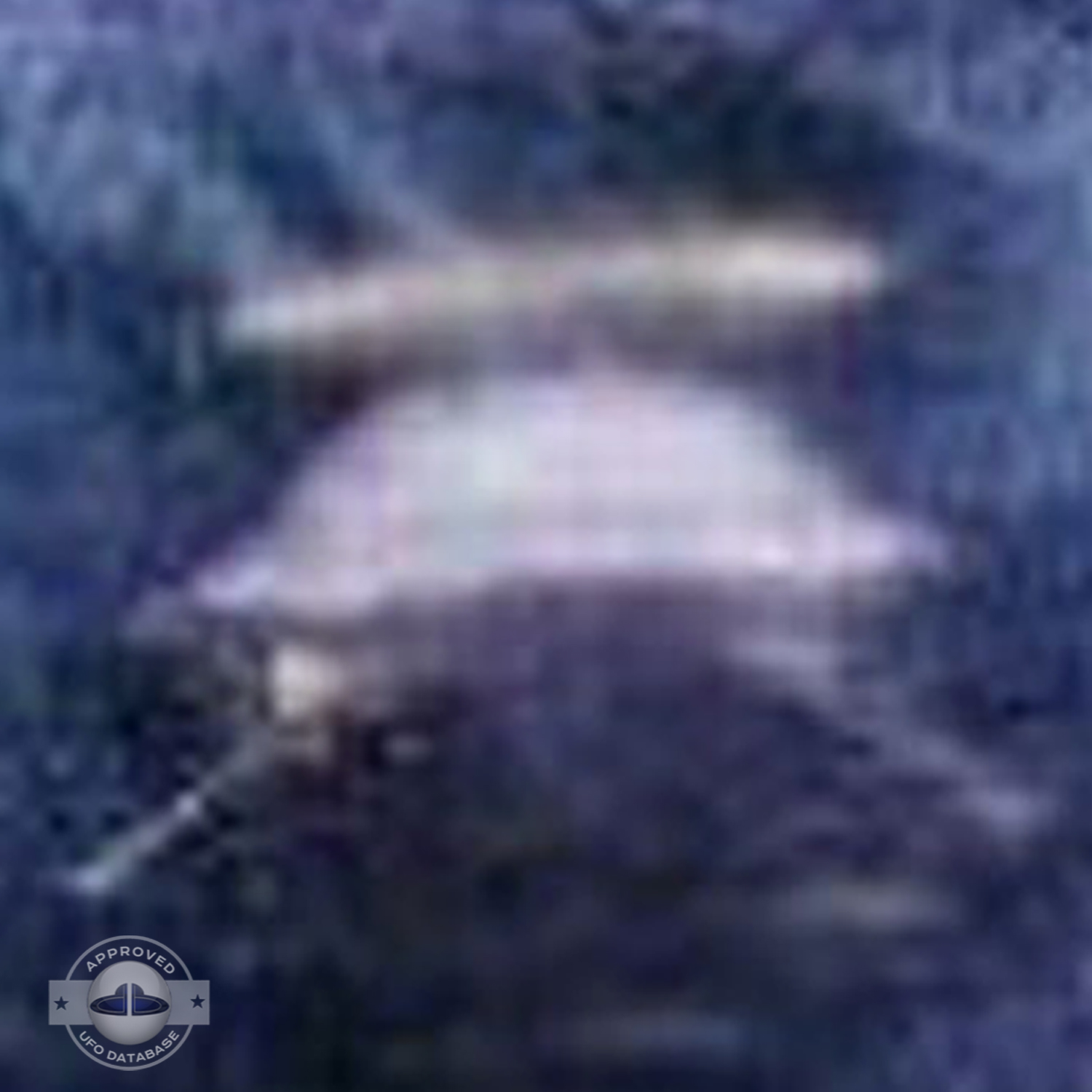 Strange picture of UFO in Las Lenas valley in the Andes mountains UFO Picture #21-4