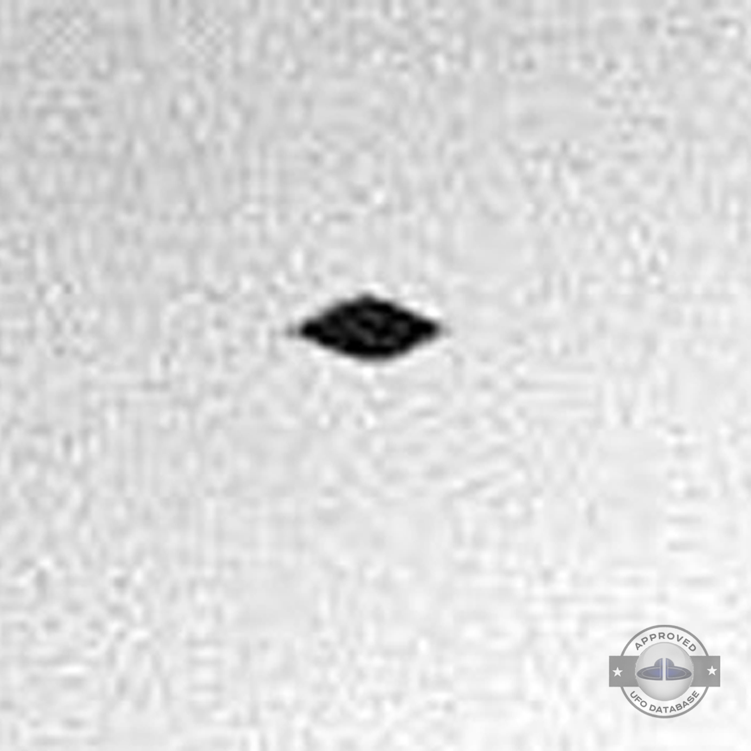 Sighting of UFO by two teenagers in Russia - Volga river Tver | 1991 UFO Picture #215-4