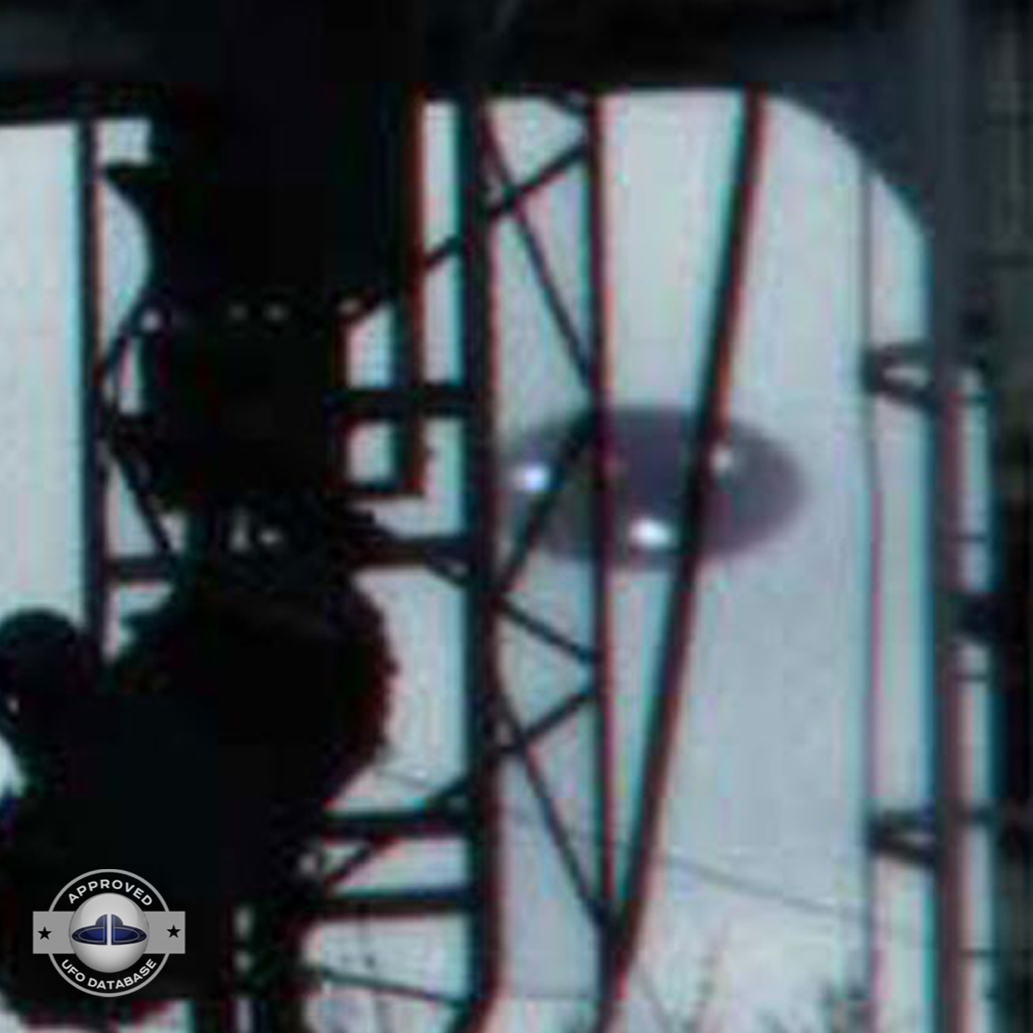 Witness of UFO get pulsating vibrations in Wurzburg, Germany 2009 UFO Picture #216-4