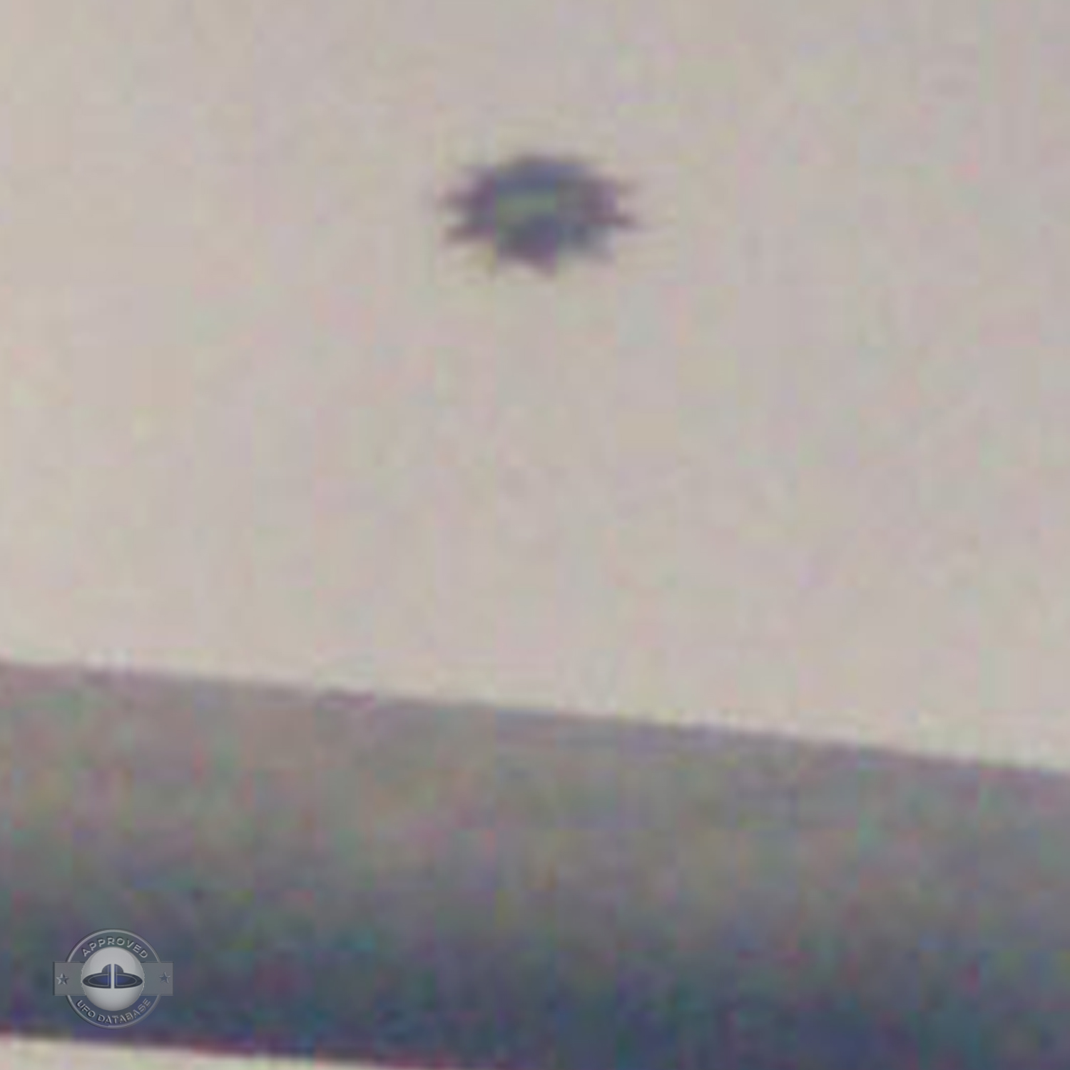 Very Rare UFO shaped like a Sprocket - Sao Bernardo Do Campo, Brazil UFO Picture #225-4