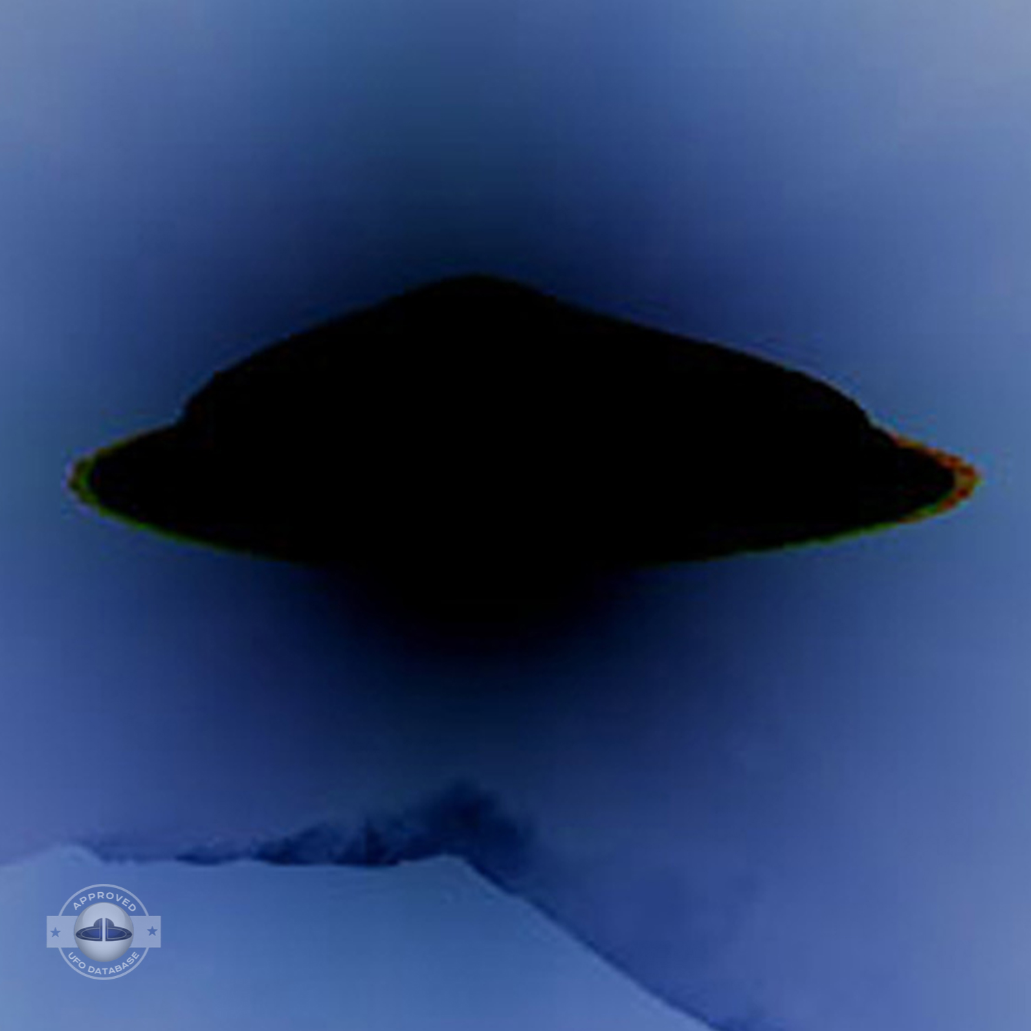 Gigantic bright glowing UFO mother ship over Mount Fuji | Japan | 2006 UFO Picture #227-4