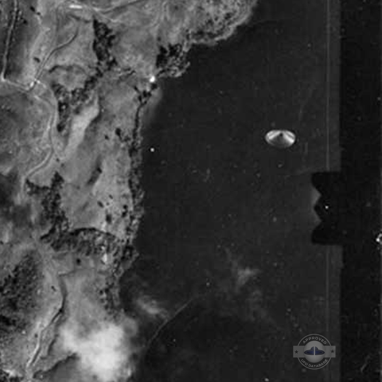 Great Scientific value UFO picture taken over Costa Rica - 1971 UFO Picture #229-4