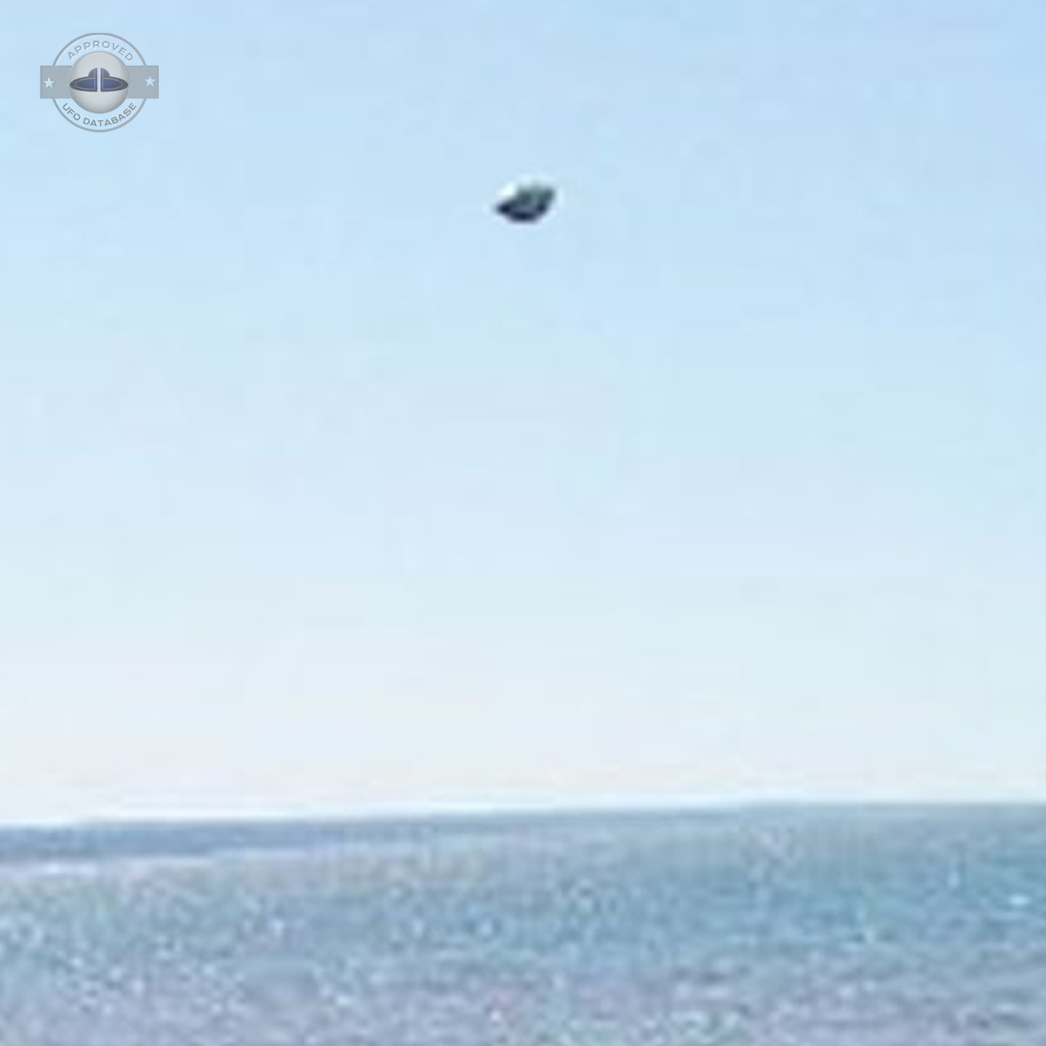 Nova Scotia, Canada - UFO near shore Bay of Fundy, Wolfville | 2011 UFO Picture #230-3
