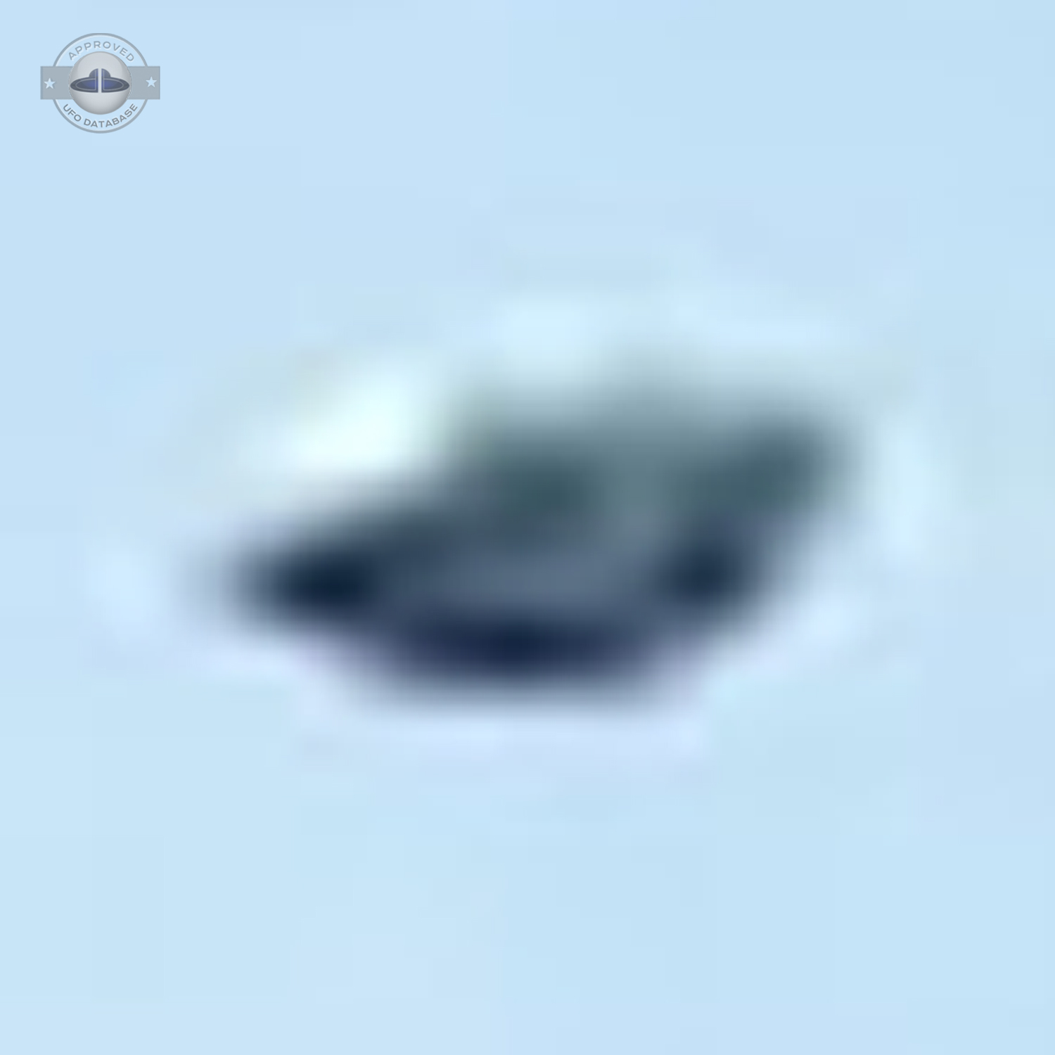 Nova Scotia, Canada - UFO near shore Bay of Fundy, Wolfville | 2011 UFO Picture #230-6