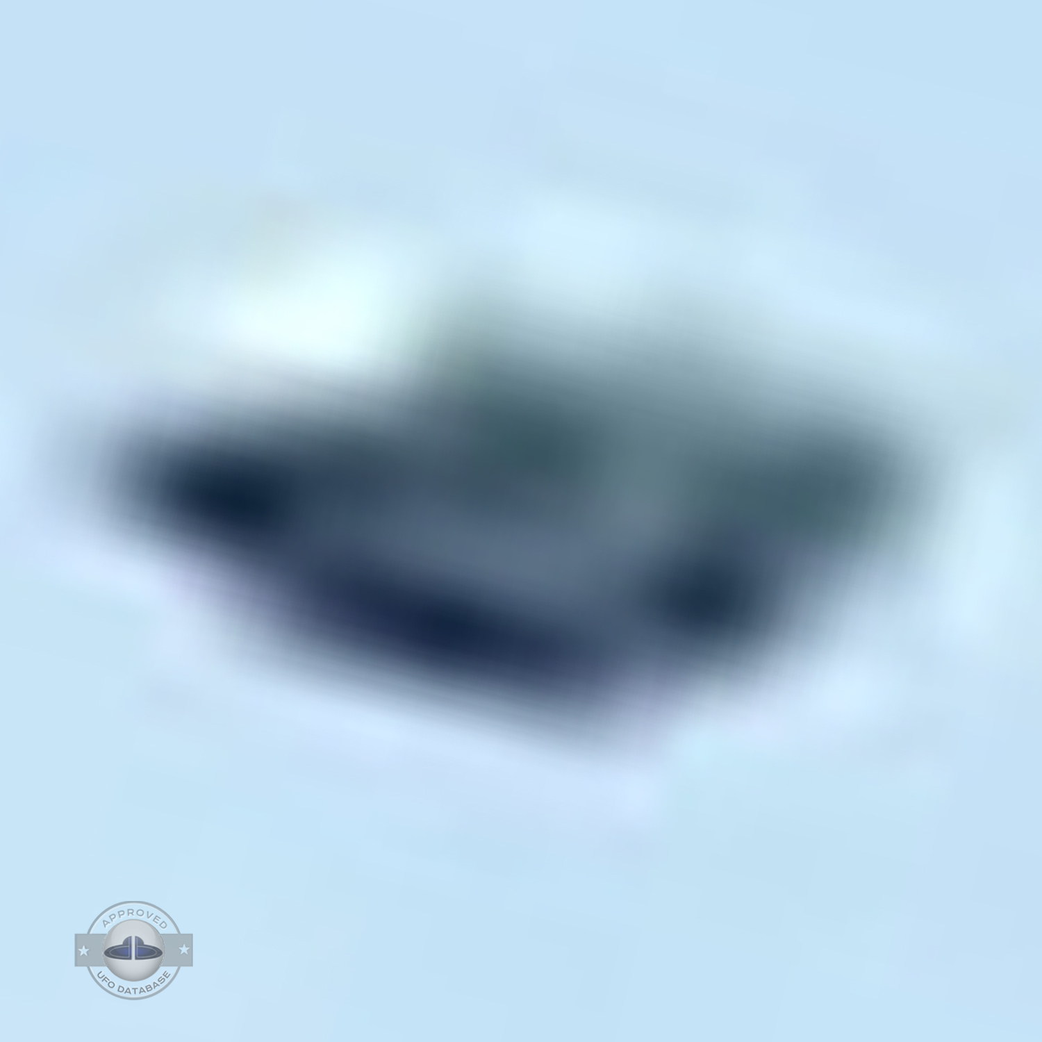 Nova Scotia, Canada - UFO near shore Bay of Fundy, Wolfville | 2011 UFO Picture #230-7