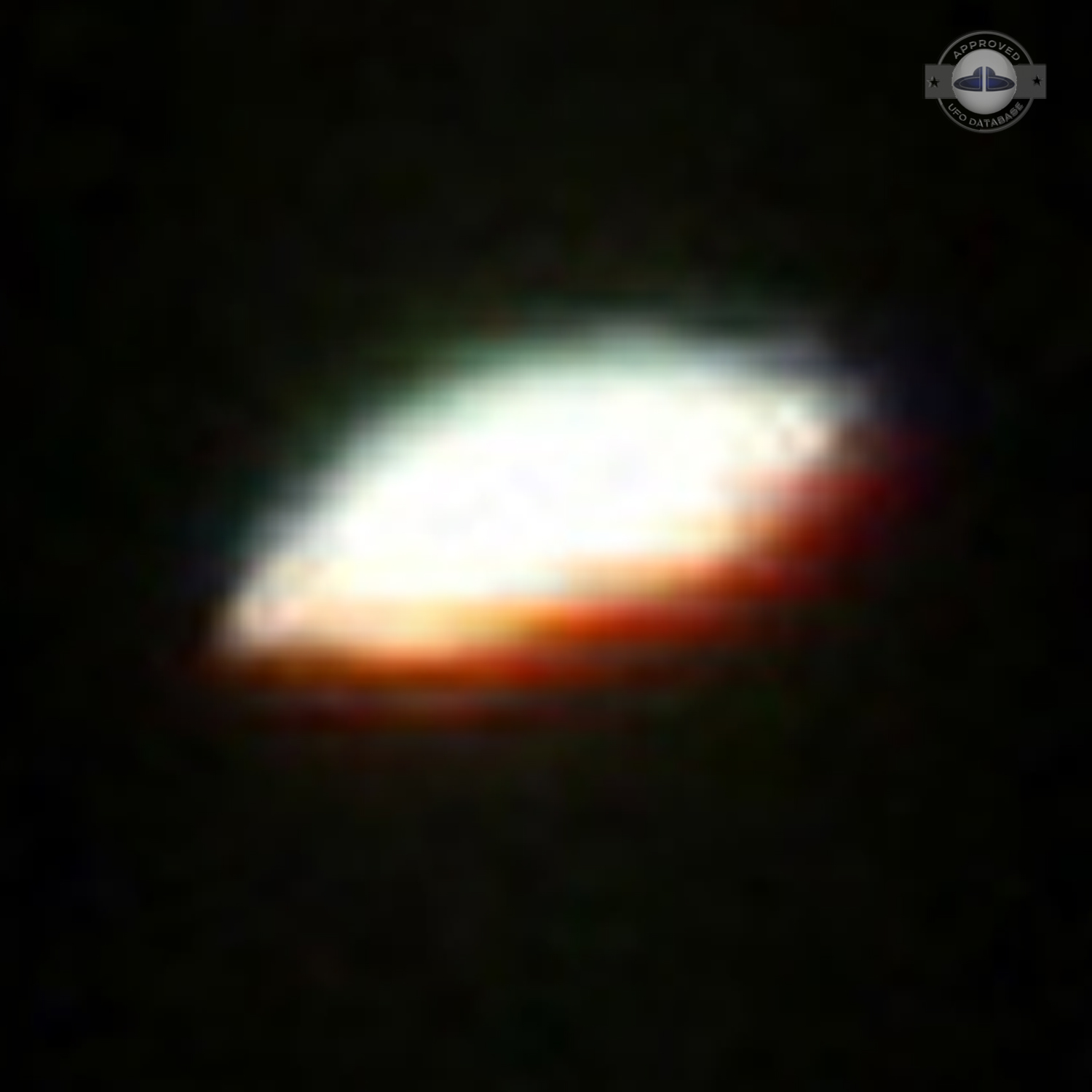 Norway UFO Picture Shot by Professional Aviation photographer 2011 UFO Picture #232-4