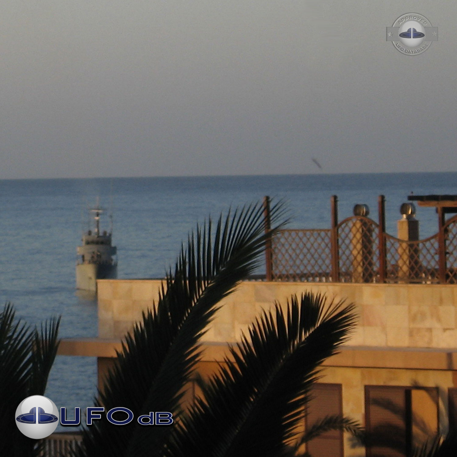 Proof of UFO diving under the Sea Canary island Fuerteventura | 2011 UFO Picture #235-1