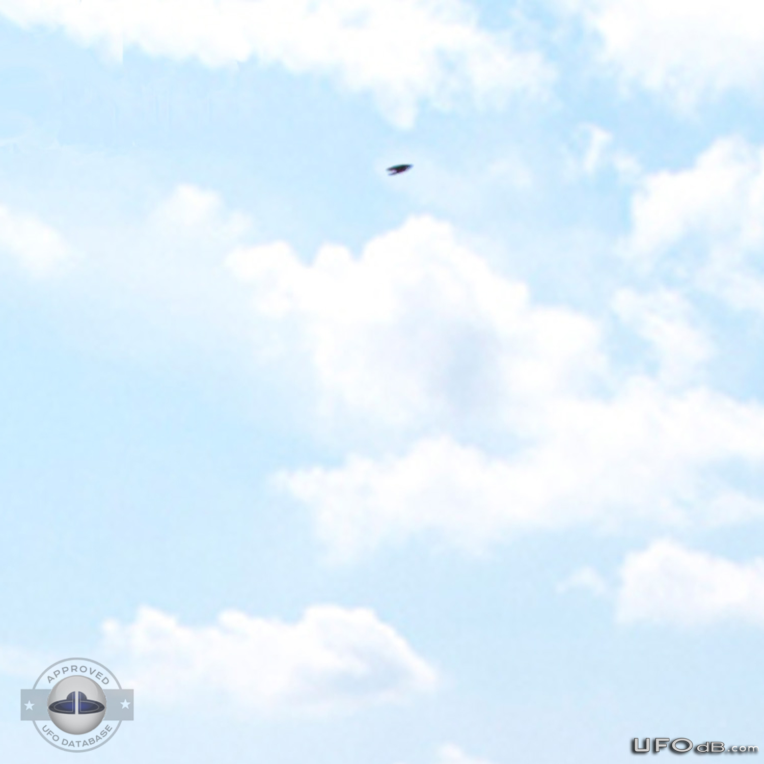 Black Boomerang UFO in the Mountains in Cali, Colombia | January 2011 UFO Picture #245-2