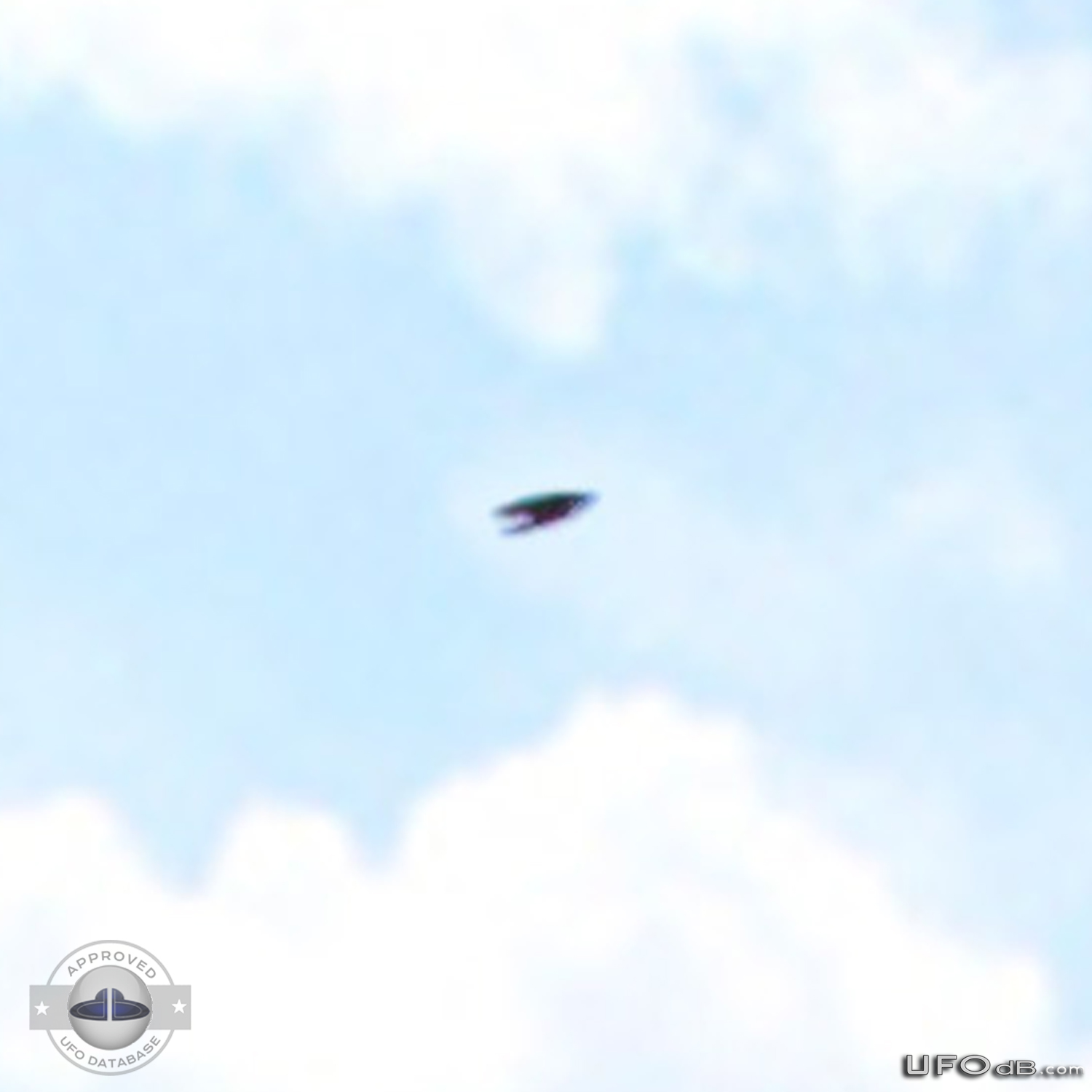 Black Boomerang UFO in the Mountains in Cali, Colombia | January 2011 UFO Picture #245-3