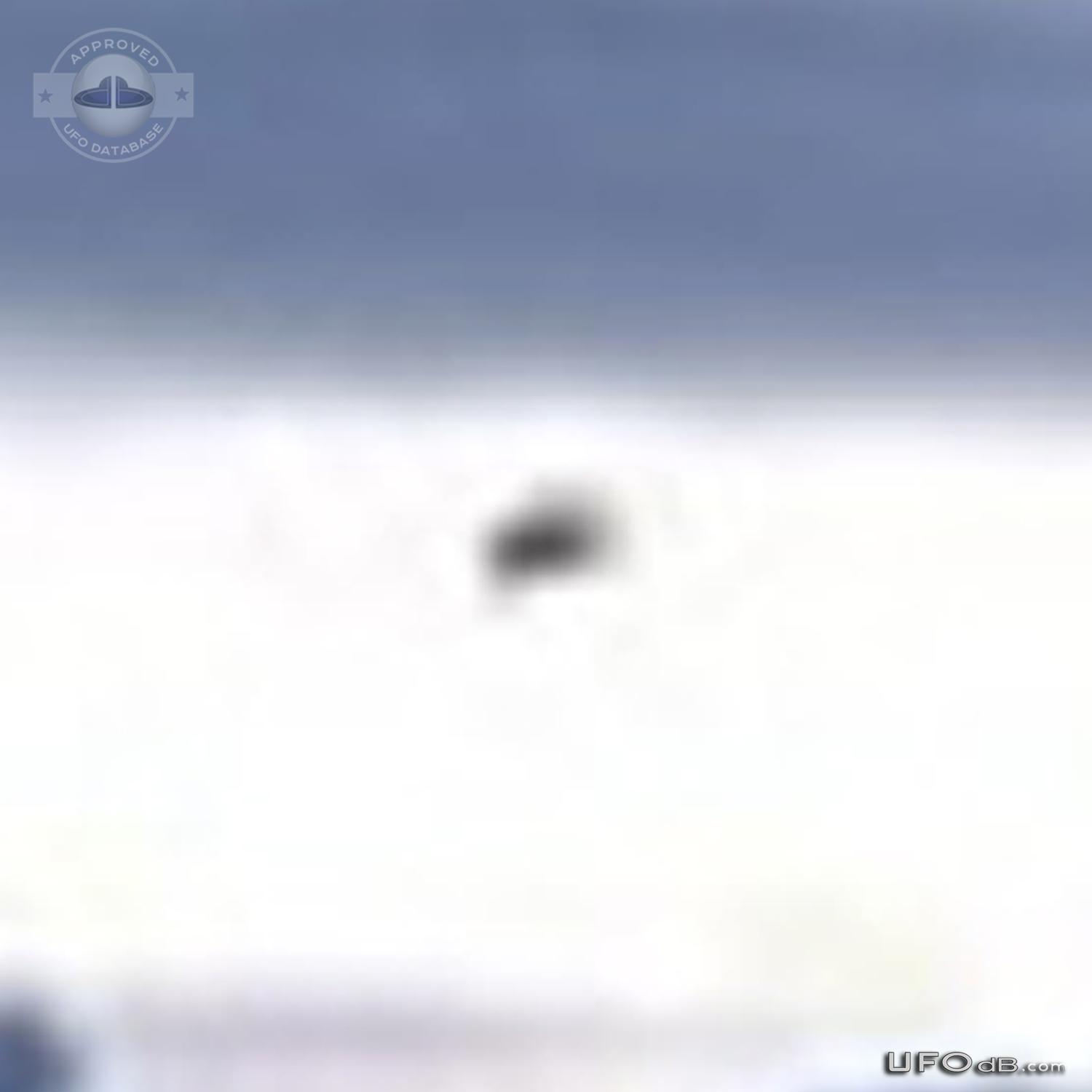 News picture capture a UFO without knowing | Grimsvotn, Iceland 2004 UFO Picture #247-5
