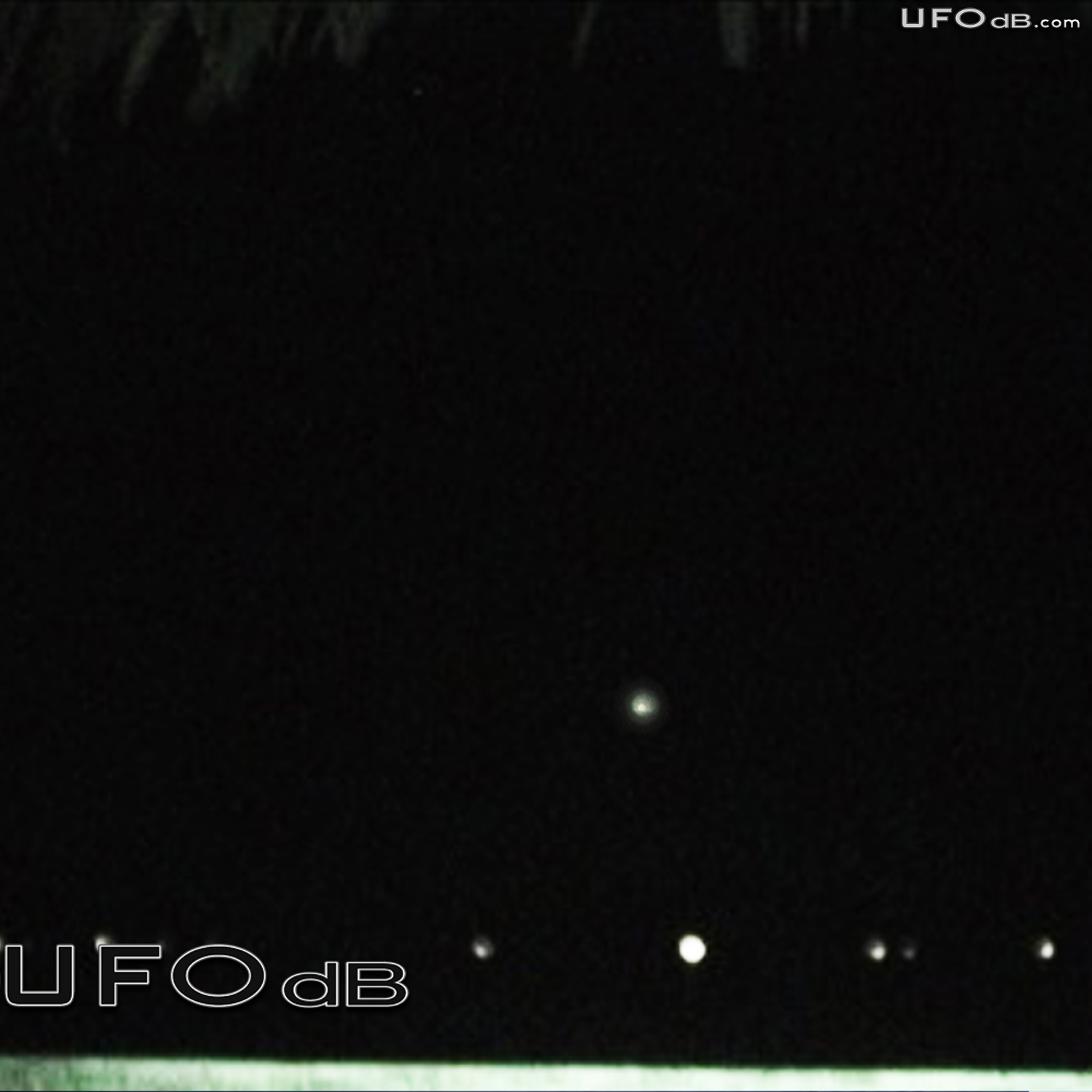 In the Dark Night, picture captures UFO over the Ocean | Ecuador 2009 UFO Picture #248-2
