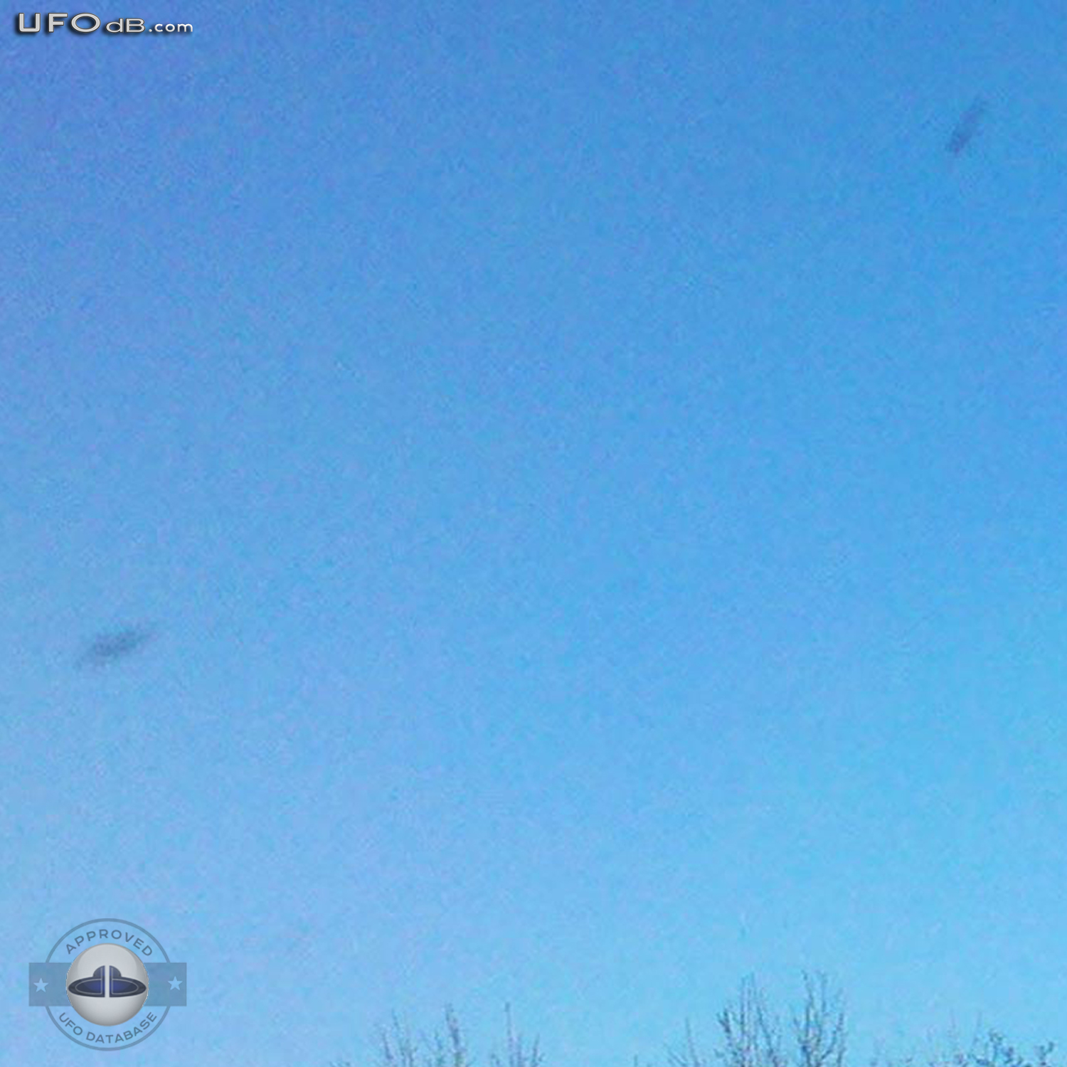 Picture shot from car captures two UFOs in Tempe, Arizona | April 2011 UFO Picture #249-4