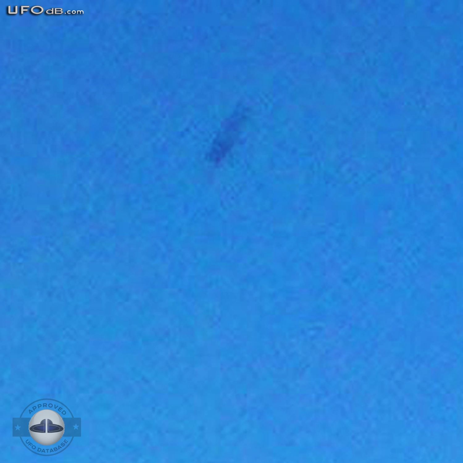 Picture shot from car captures two UFOs in Tempe, Arizona | April 2011 UFO Picture #249-5