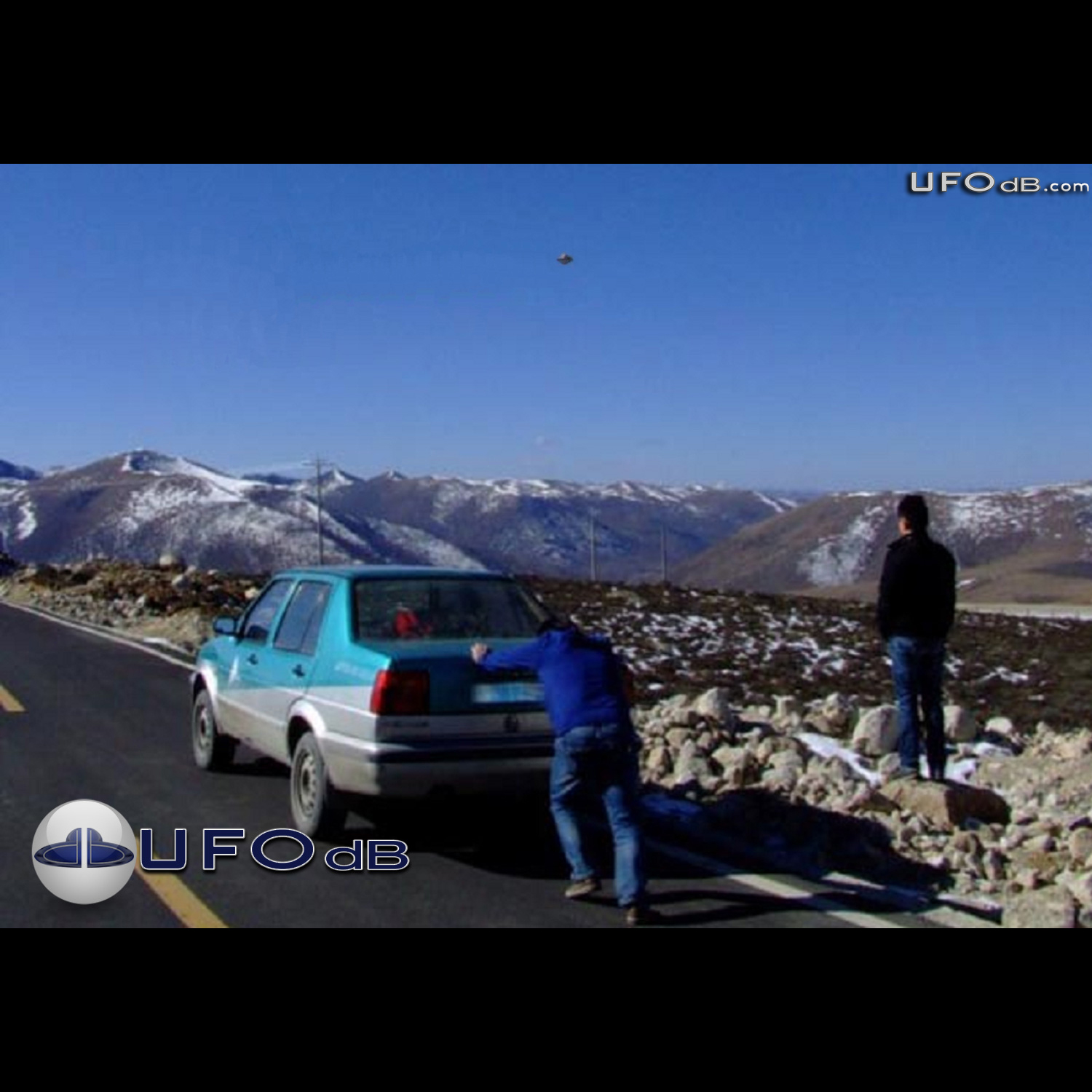 A UFO is photograph in the Icy mountains of Tibet, China February 2011 UFO Picture #251-1