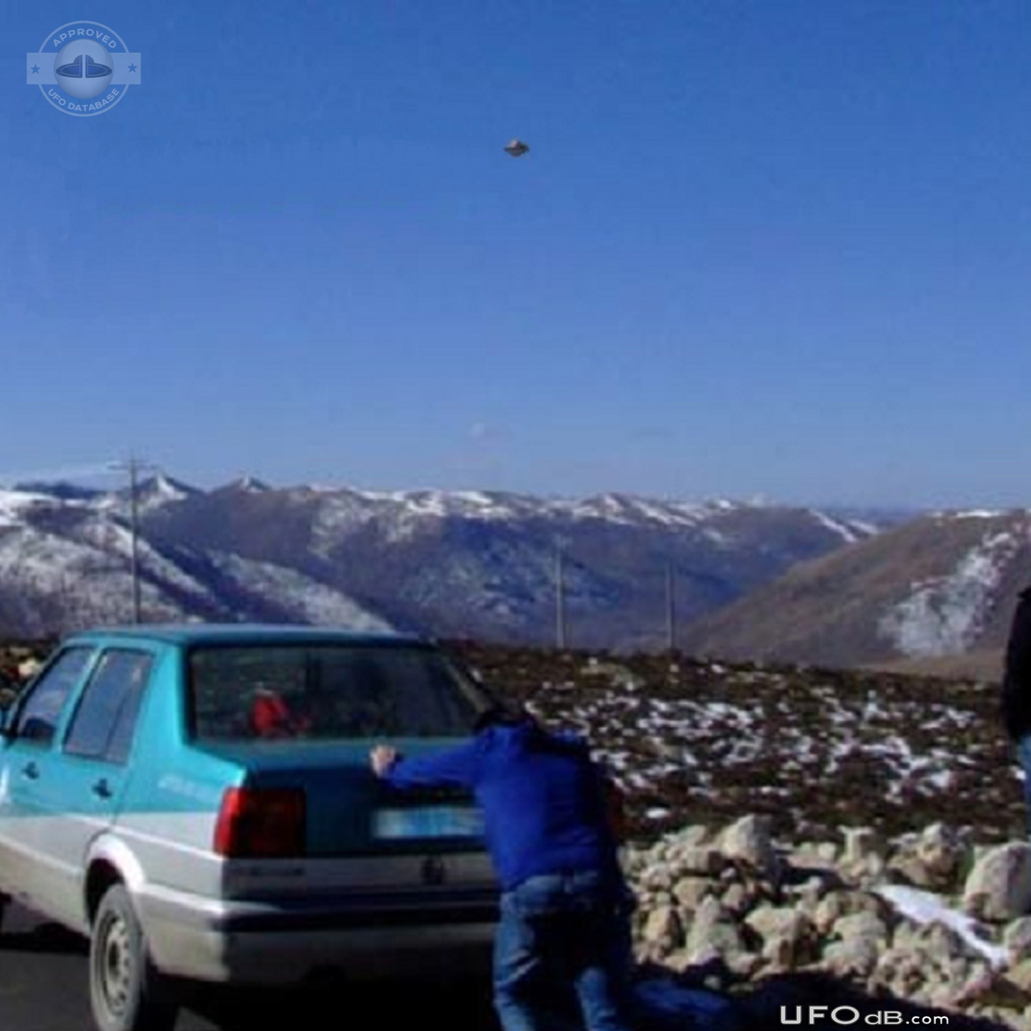A UFO is photograph in the Icy mountains of Tibet, China February 2011 UFO Picture #251-2