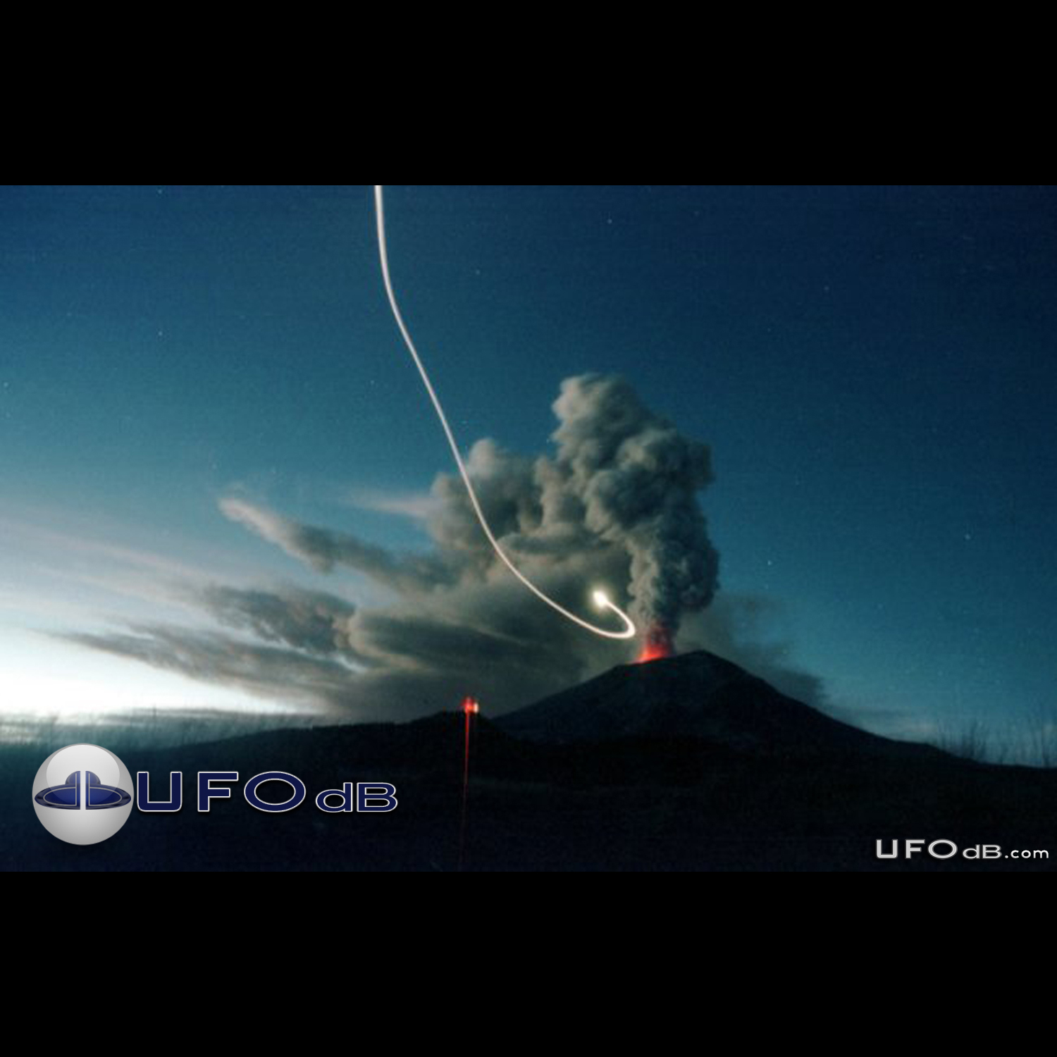 20 seconds Picture capture UFO over Popocatepetl Volcano | Mexico 2000 UFO Picture #253-1