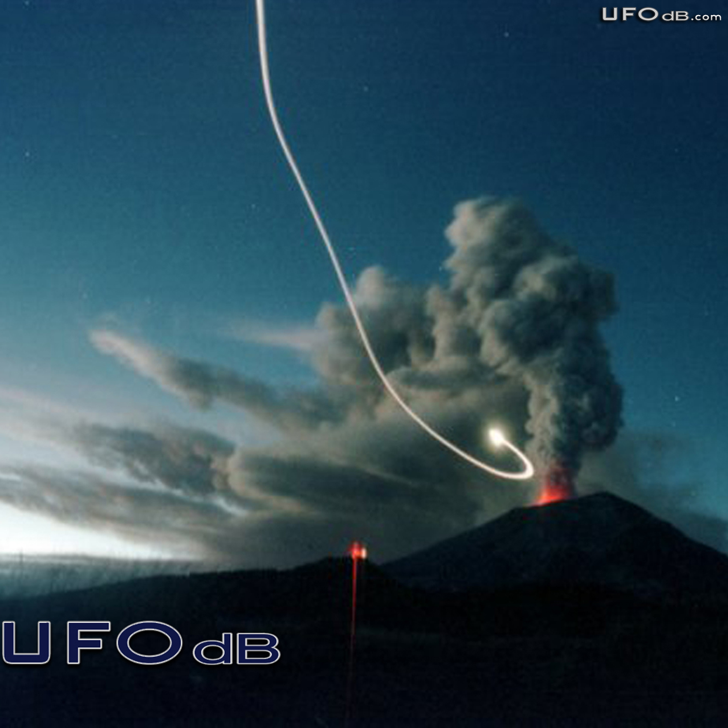 20 seconds Picture capture UFO over Popocatepetl Volcano | Mexico 2000 UFO Picture #253-2