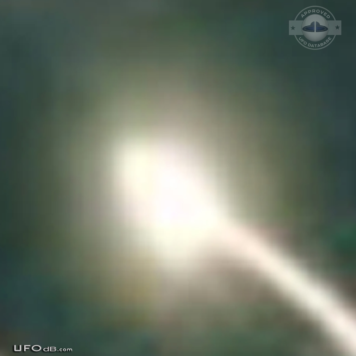 20 seconds Picture capture UFO over Popocatepetl Volcano | Mexico 2000 UFO Picture #253-7