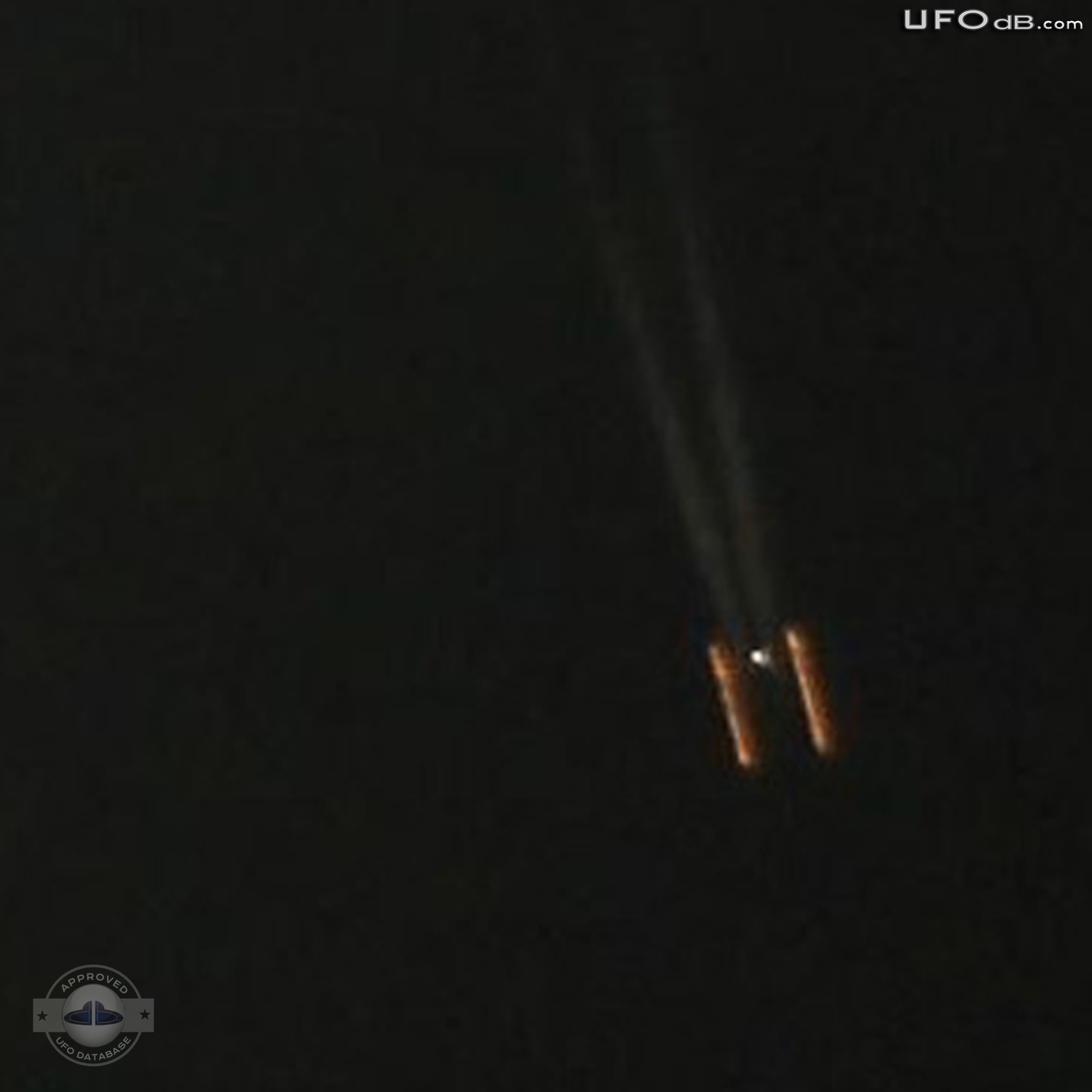Moon picture captures a very strange shaped UFO | Louisiana USA 2011 UFO Picture #257-3