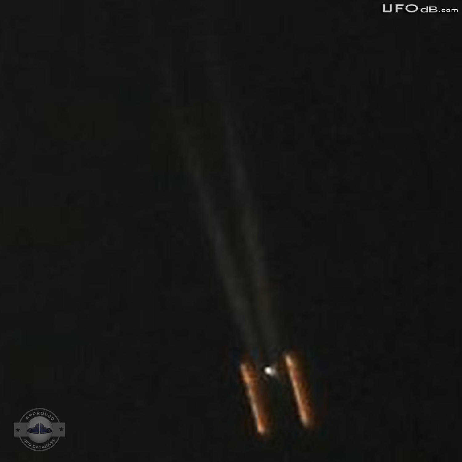 Moon picture captures a very strange shaped UFO | Louisiana USA 2011 UFO Picture #257-4