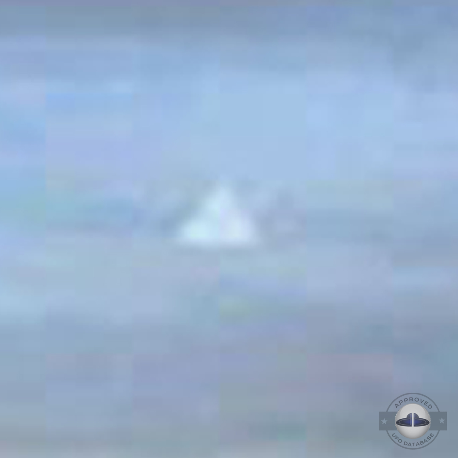 UFO seen at the end of the south American continent Tierra del Fuego UFO Picture #26-6