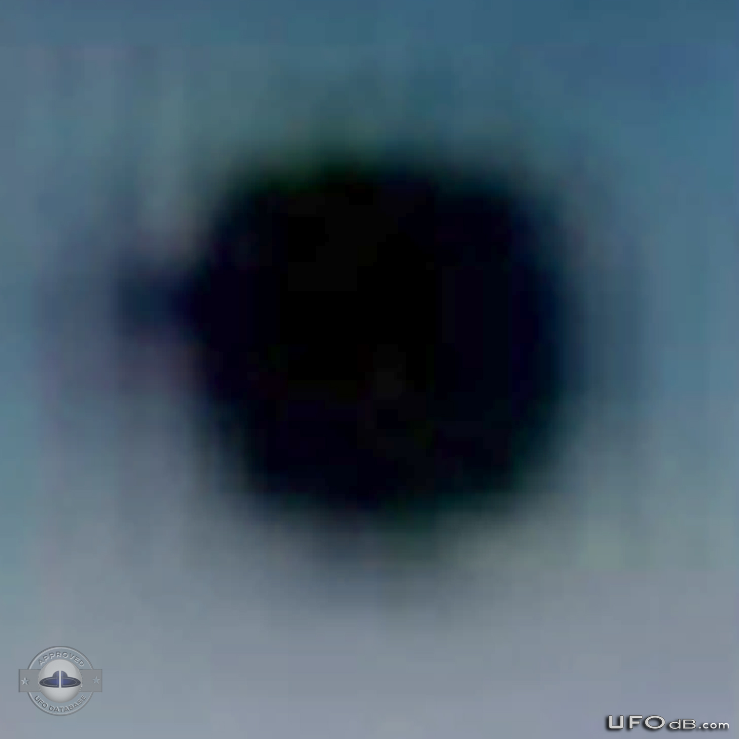 Brilliant Ball of light UFO seen in Melbourne | Australia January 2011 UFO Picture #260-6
