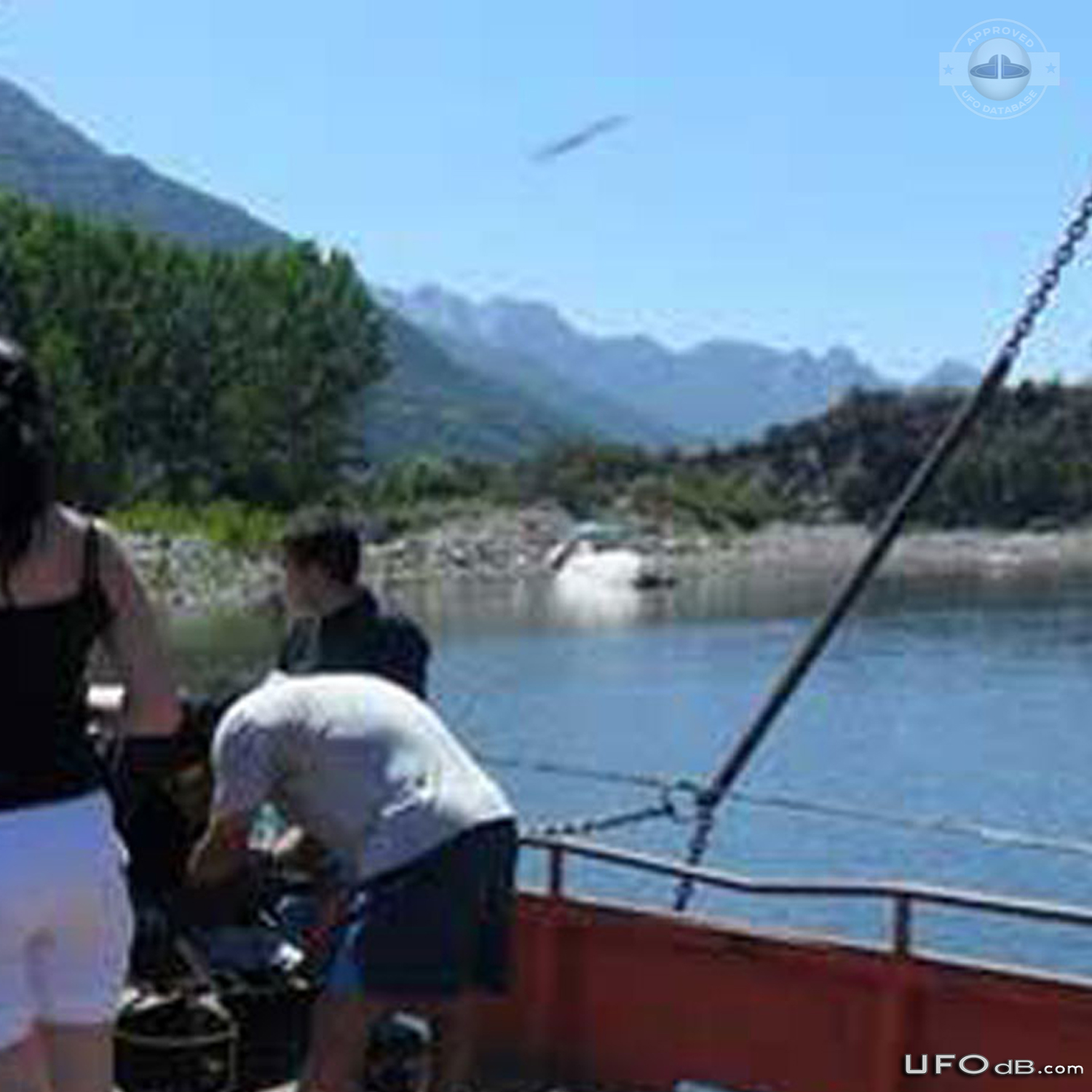 Tourist UFO picture published in Newspaper in San Fabian, Chile | 2011 UFO Picture #262-3