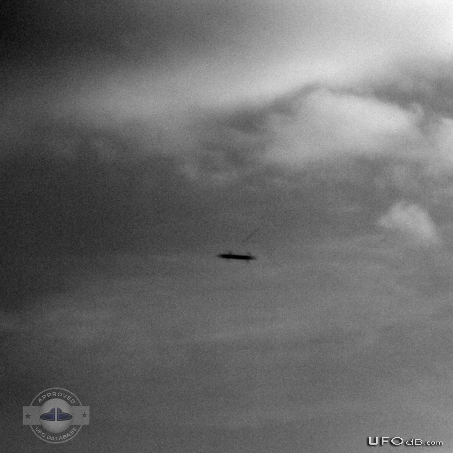 Dark Winged Saucer UFO over the town of Havant, England | April 7 2011 UFO Picture #263-2