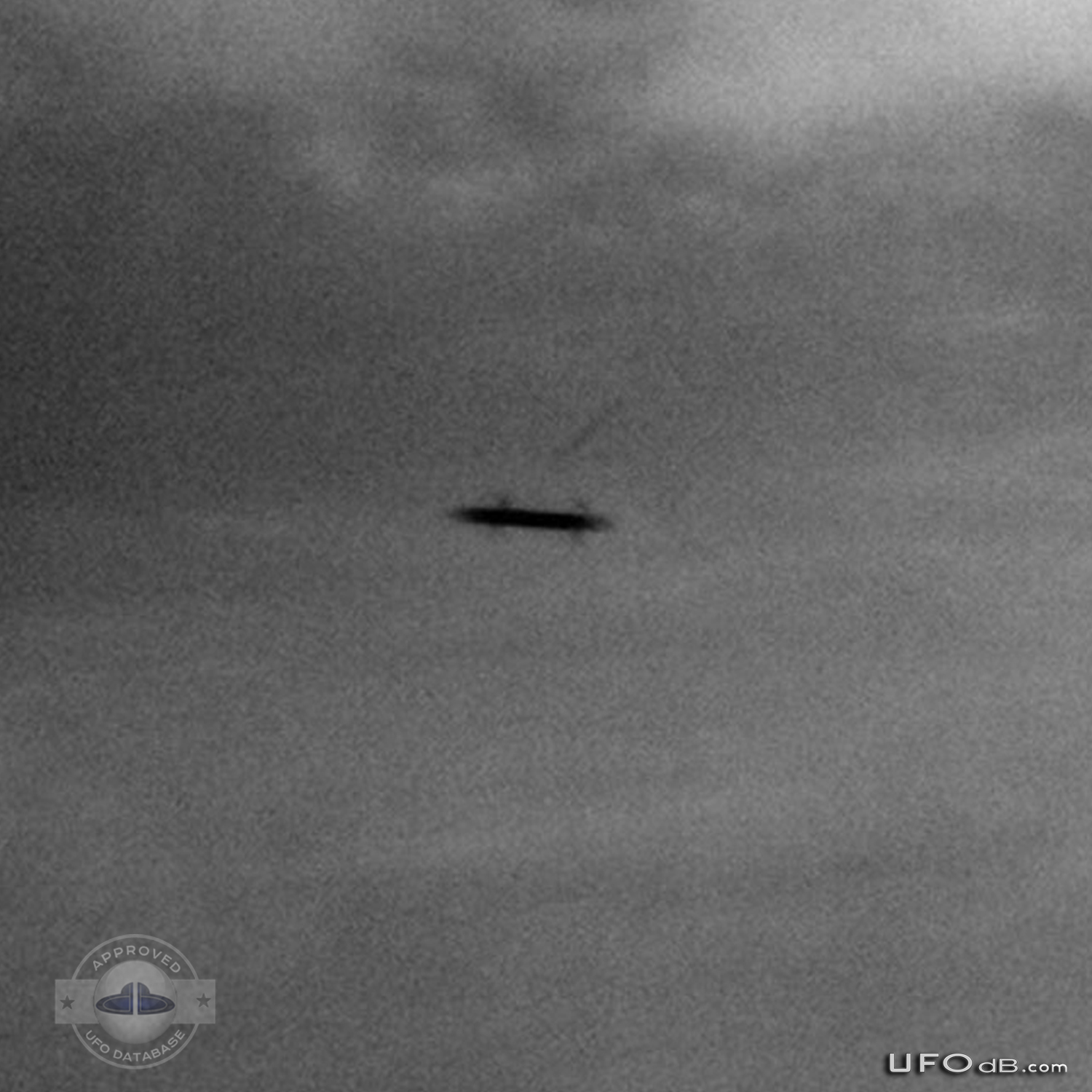 Dark Winged Saucer UFO over the town of Havant, England | April 7 2011 UFO Picture #263-3