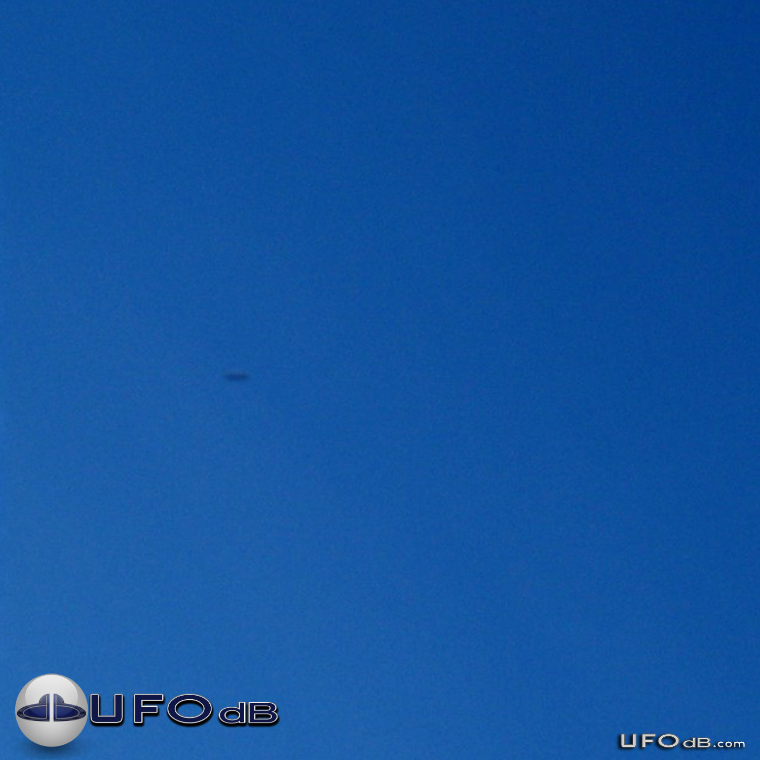 Classic Saucer UFO over West Sussex in England | U.K. February 17 2011 UFO Picture #265-1