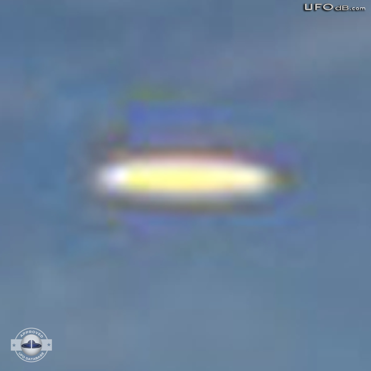 Tourist see UFO from The Stratosphere Hotel, Las Vegas | April 16 2011 UFO Picture #266-5